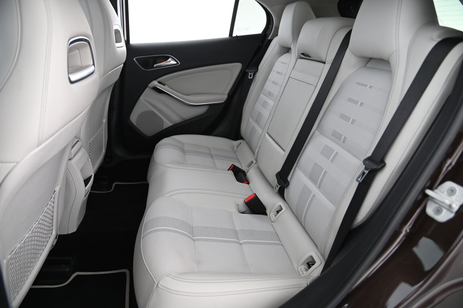 Mercedes-Benz GLA 2018 GLA 180 Farmari (AC) 5ov 1595cm3 A *Facelift / Sporttipenkit / P*kamera / Koukku / Led* - *2x Renkaat vanteineen / Juuri saapunut!* - HULLUT AVAJAISHULINAT KORKOTARJOUS 3,29 %