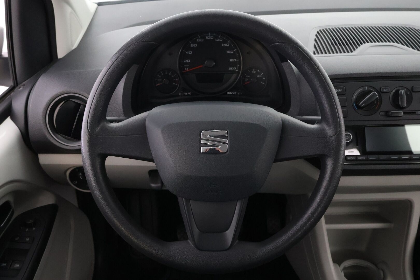 Seat Mii 2018 1,0 60 Ecomotive Style 5-ov. - Suomiauto | Lohko&Sisäpistoke | Kahdet renkaat | Ilmastointi | Näppärä ja siisti yksilö!