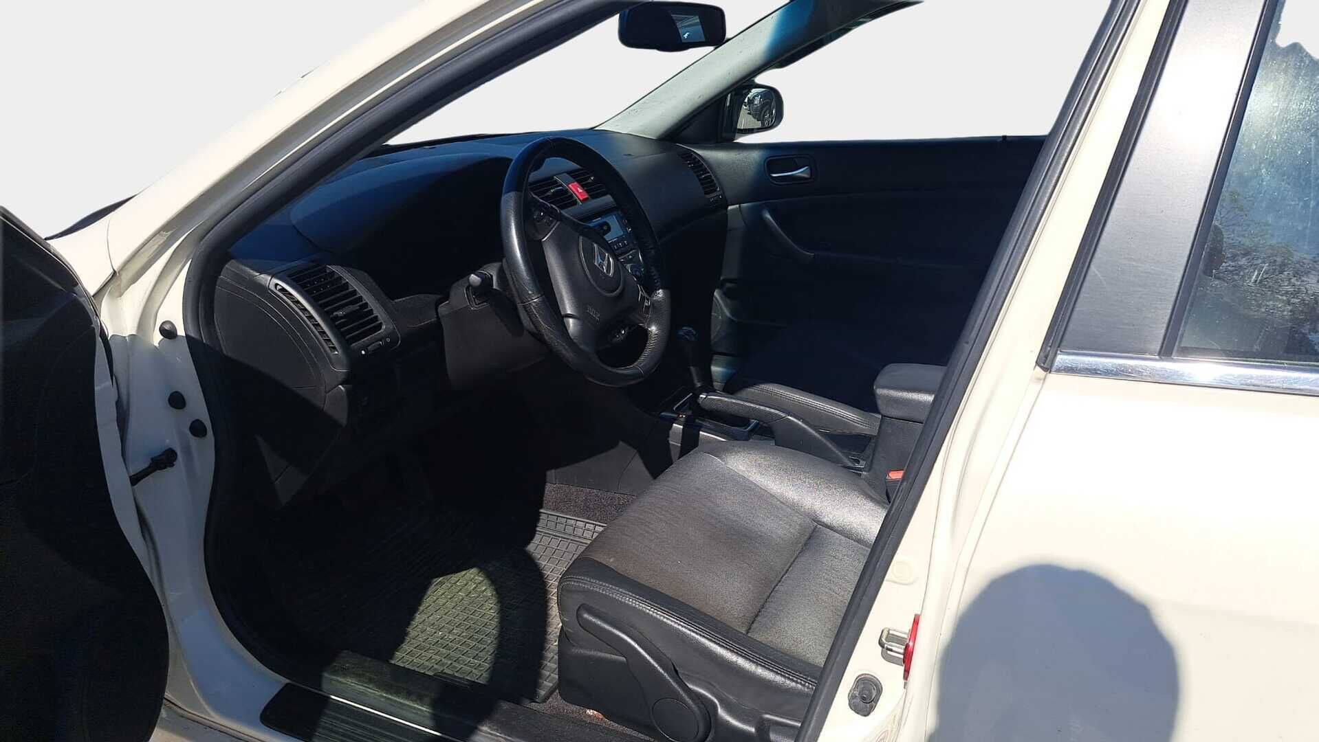 Honda Accord 2009 Type S 4ov 2350cm3 A ** Lohkolämmitin / Vakkari / 2x renkaat / Sport-alusta * - * Kattavasti huollettu ja korjattu! / Kaksilla renkailla ja pitkällä leimalla!*
