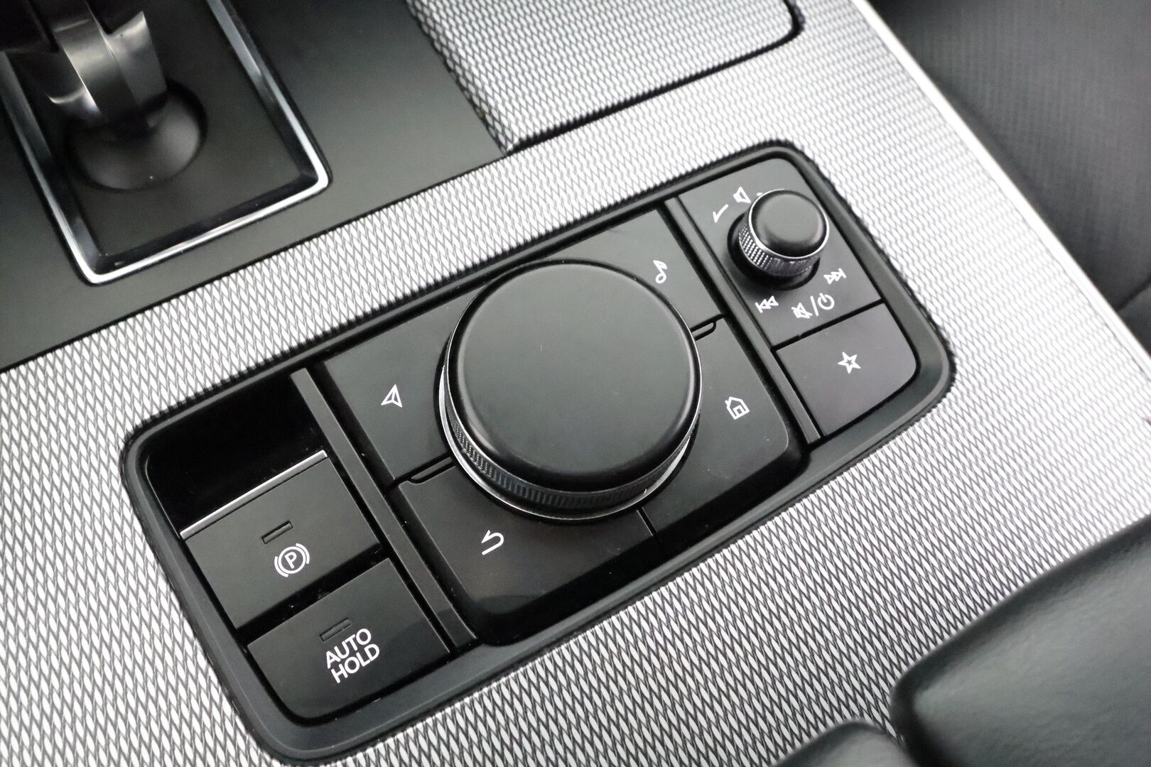 Mazda CX-60 2023 2.5 PHEV 8AT AWD PR Homura * ACC / Koukku / 360-Kamera / Muistipenkki / HUD / Panorama / Ilmastoidut Penkit Edessä * - Suomi-Auto / Akku kuntotarkastettu SoH 92,2% / Kahdet Renkaat / 2x Lataus - HULLUT AVAJAISHULINAT KORKOTARJOUS 3,29 %