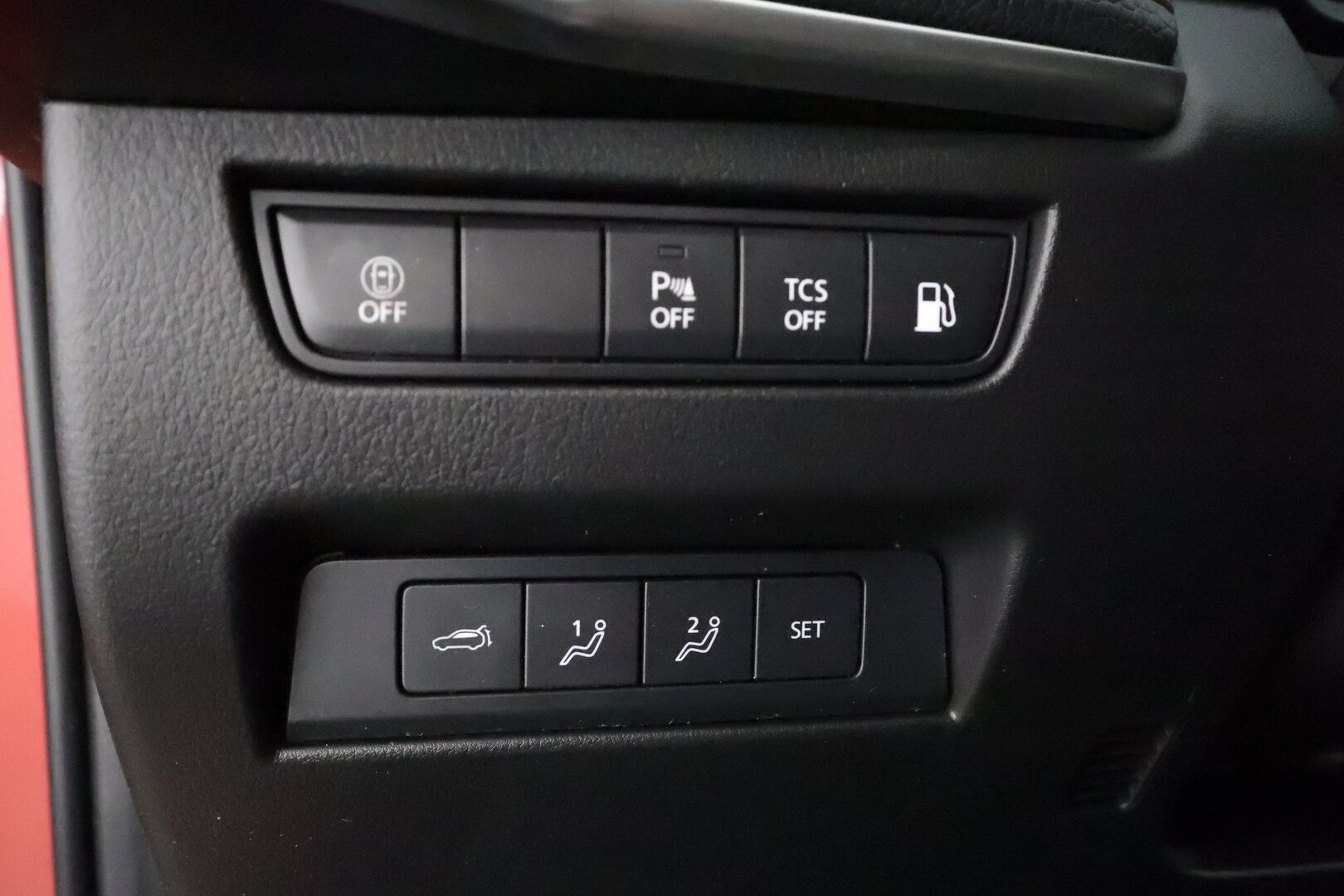 Mazda CX-60 2023 2.5 PHEV 8AT AWD PR Homura - | ACC | Koukku | 360-Kamera | Muistipenkki | HUD | Panorama | Ilmastoidut Penkit Edessä | Suomi-Auto | Akku kuntotarkastettu SoH 92,2% | Kahdet Renkaat | 2x Lataus |