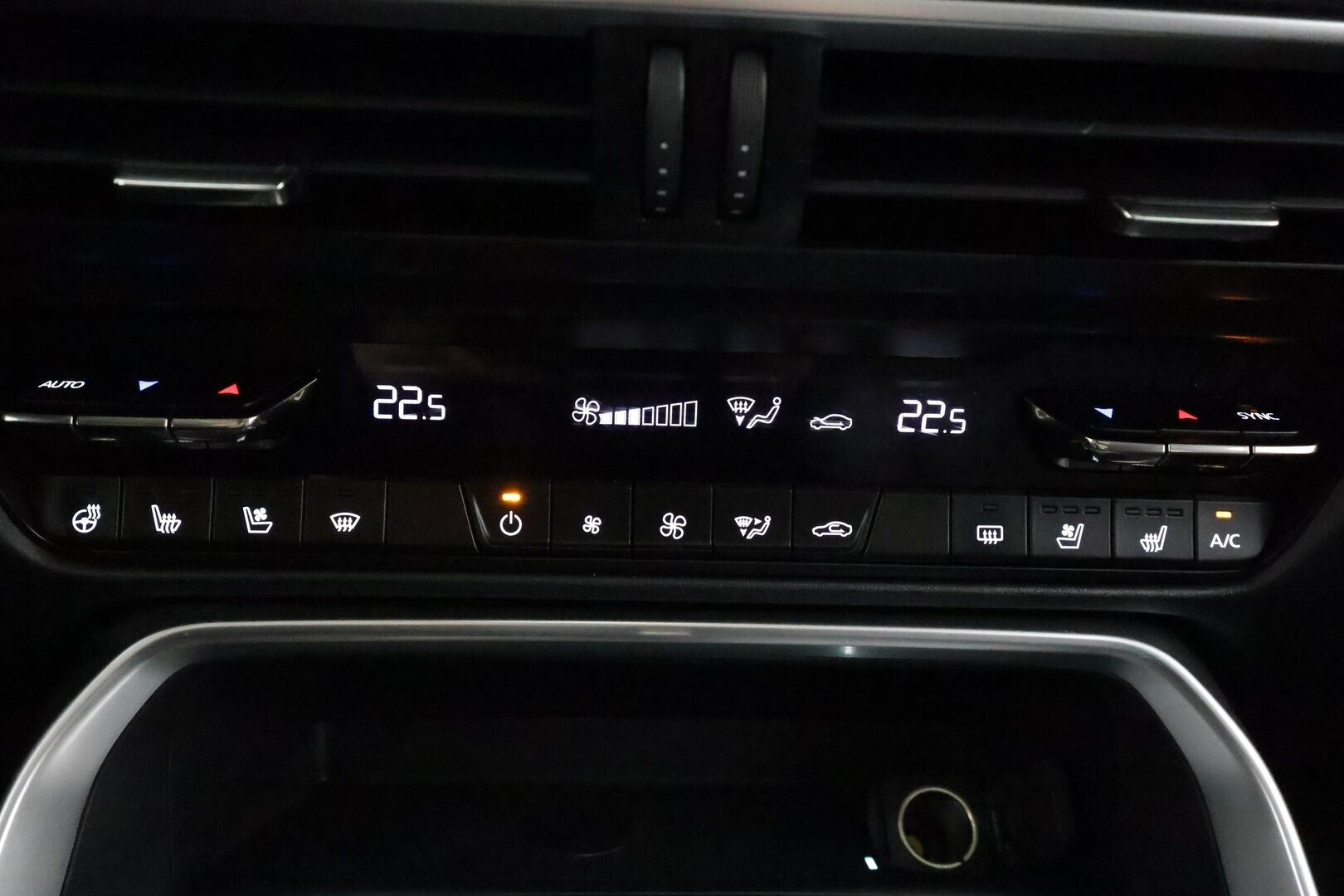 Mazda CX-60 2023 2.5 PHEV 8AT AWD PR Homura * ACC / Koukku / 360-Kamera / Muistipenkki / HUD / Panorama / Ilmastoidut Penkit Edessä * - Suomi-Auto / Akku kuntotarkastettu SoH 92,2% / Kahdet Renkaat / 2x Lataus - HULLUT AVAJAISHULINAT KORKOTARJOUS 3,29 %