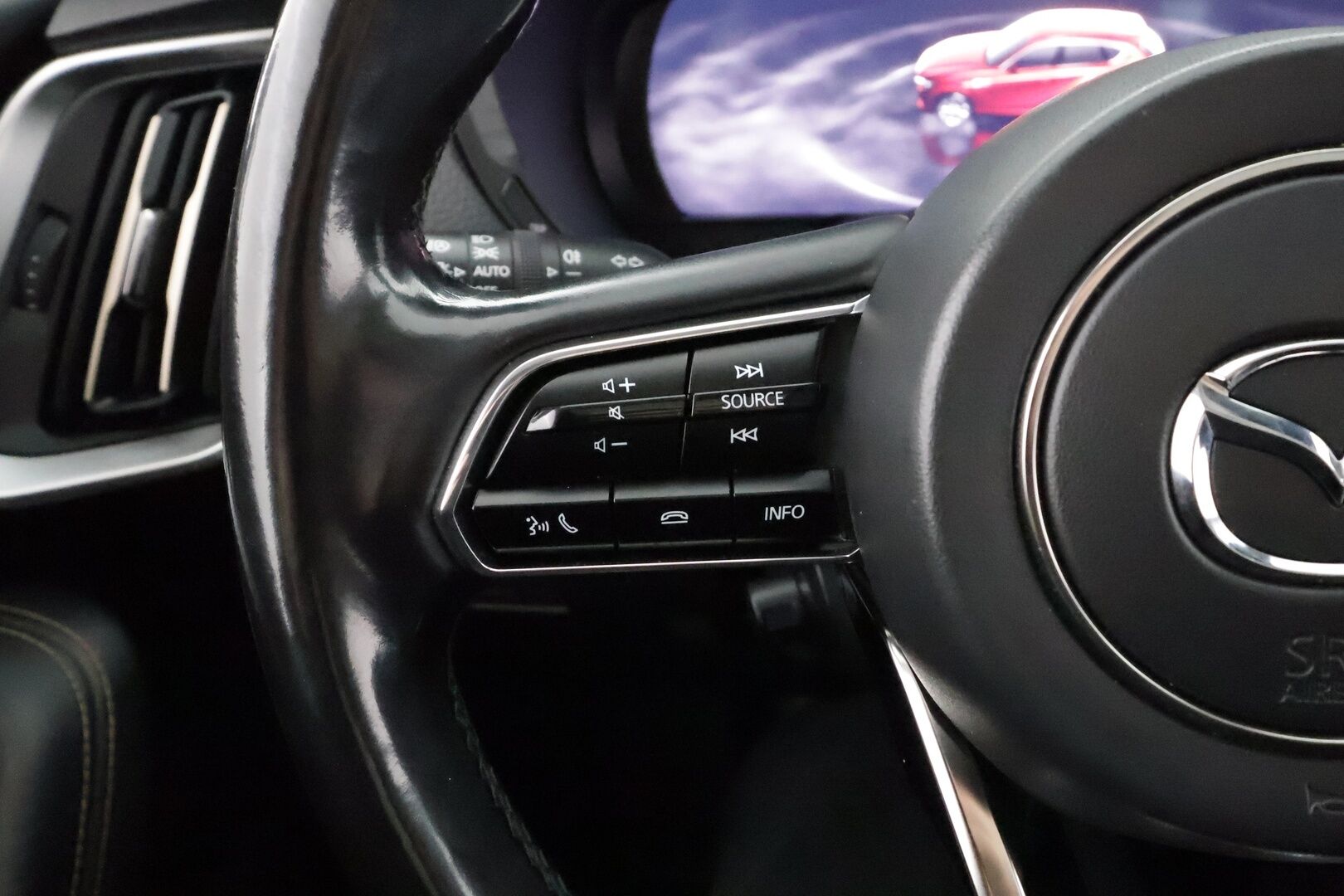 Mazda CX-60 2023 2.5 PHEV 8AT AWD PR Homura * ACC / Koukku / 360-Kamera / Muistipenkki / HUD / Panorama / Ilmastoidut Penkit Edessä * - Suomi-Auto / Akku kuntotarkastettu SoH 92,2% / Kahdet Renkaat / 2x Lataus - HULLUT AVAJAISHULINAT KORKOTARJOUS 3,29 %