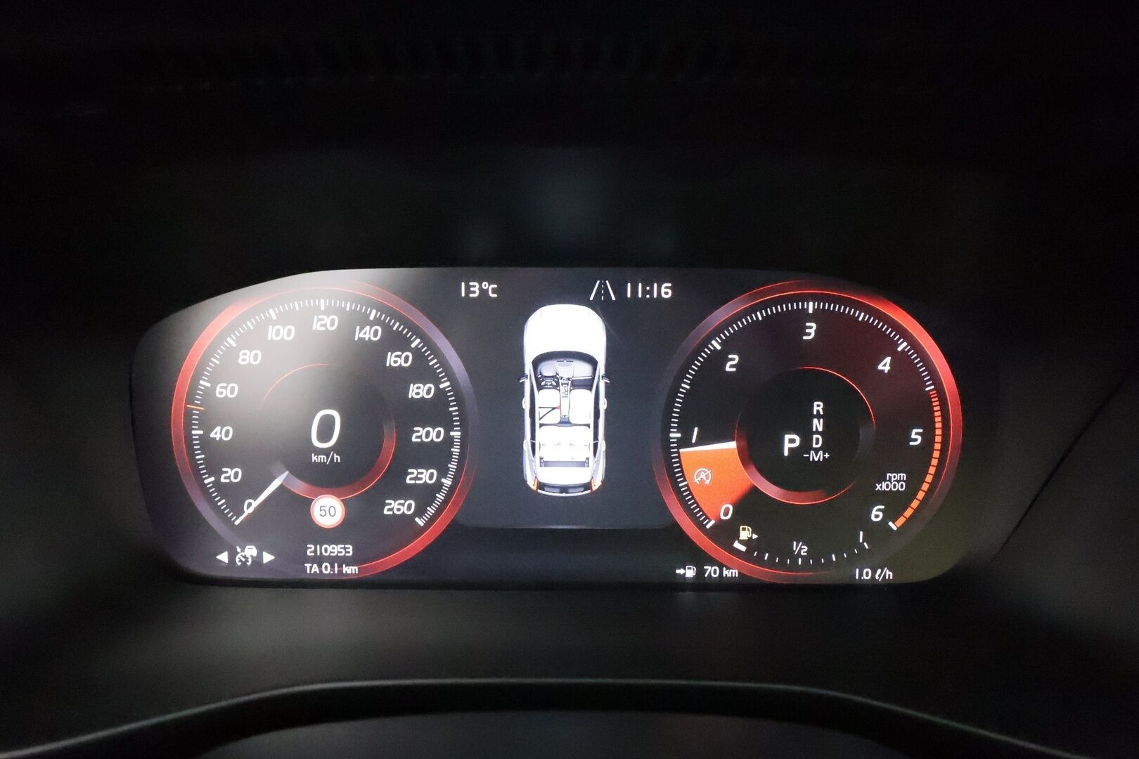 Volvo XC40 2019 D3 Business aut * ACC / P.tutkat / Webasto / Navi / LED / H&K / Koukku / Puolinahat / KeylessGo * - Suomi-auto / Kahdet renkaat aluvanteilla