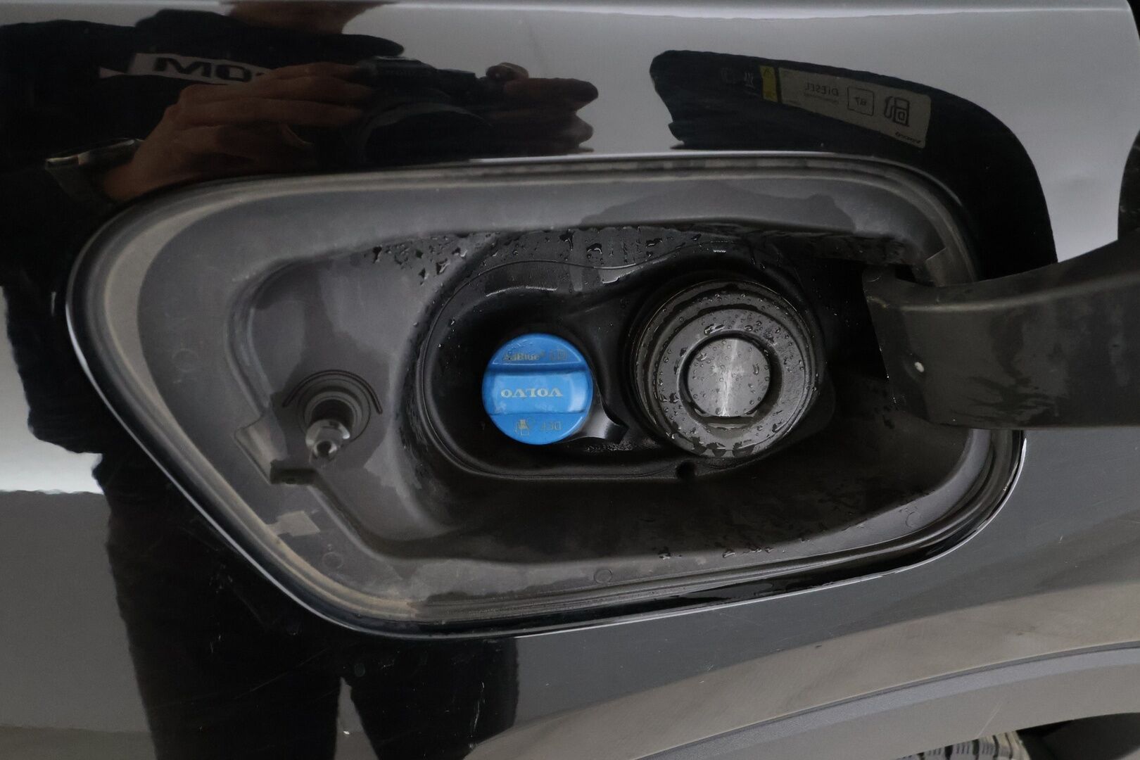 Volvo XC40 2019 D3 Business aut * ACC / P.tutkat / Webasto / Navi / LED / H&K / Koukku / Puolinahat / KeylessGo * - Suomi-auto / Kahdet renkaat aluvanteilla