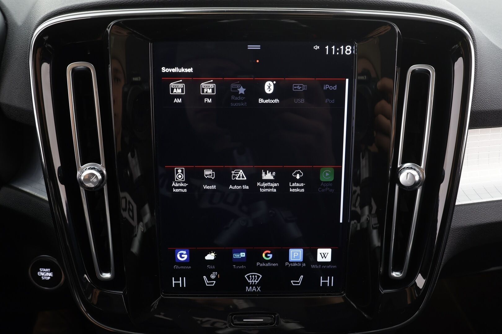 Volvo XC40 2019 D3 Business aut * ACC / P.tutkat / Webasto / Navi / LED / H&K / Koukku / Puolinahat / KeylessGo * - Suomi-auto / Kahdet renkaat aluvanteilla