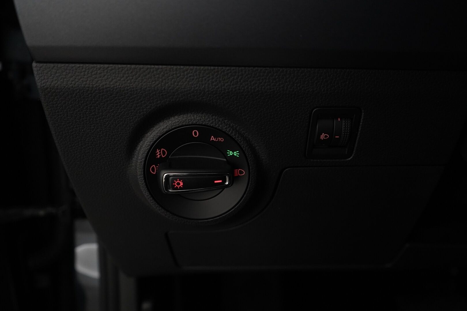 Seat Arona 2019 1,0 EcoTSI 115 Style DSG *Lohkolämmitin / P-Tutka / Vakkari* - Suomi-auto / Juuri huollettu / Metalliväri / Kahdet Seatin vanteet