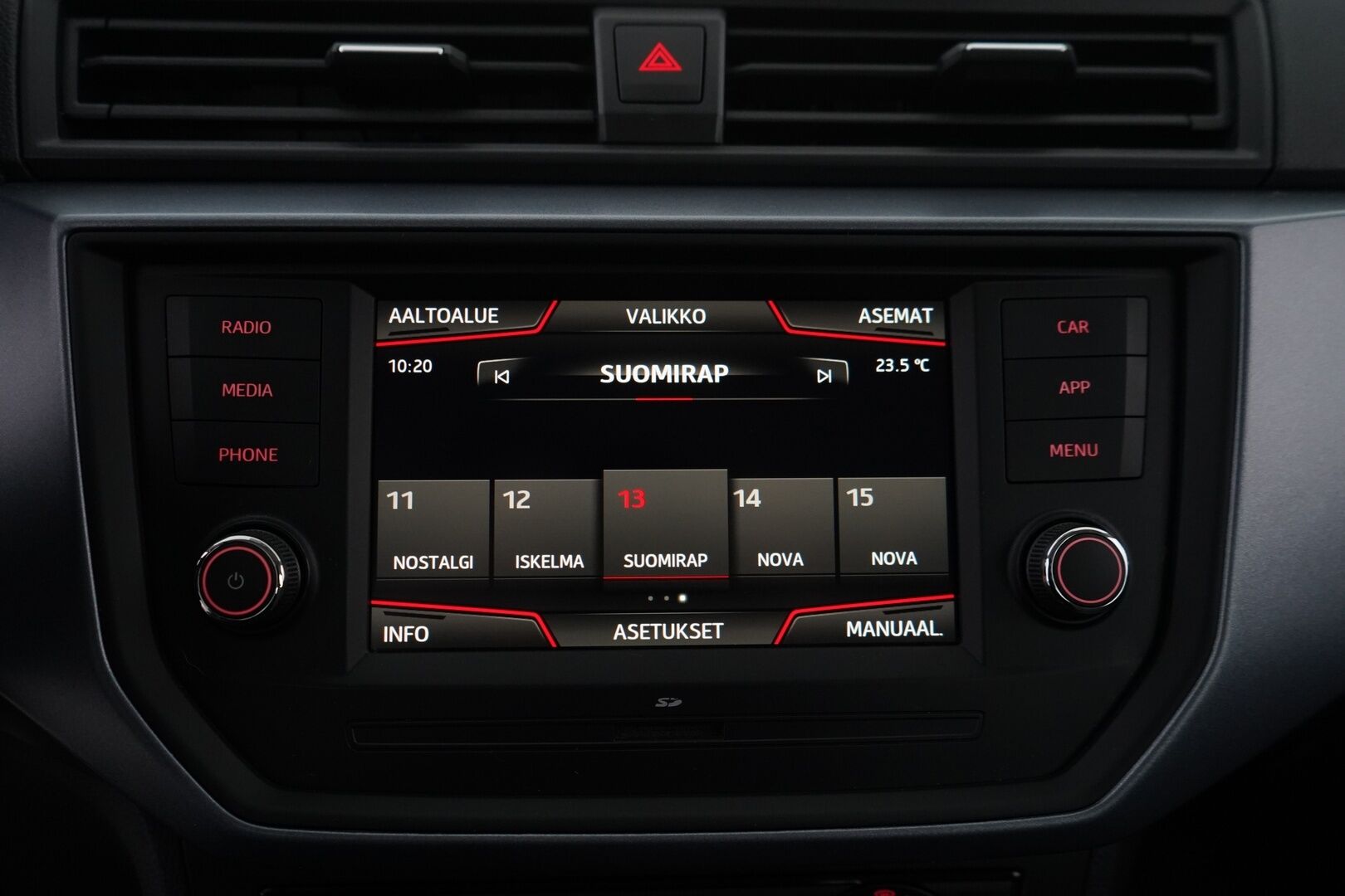 Seat Arona 2018 1,0 EcoTSI 115 Style DSG *Lohkolämmitin / P-Tutka / Vakkari* - Suomi-auto / Juuri huollettu / Metalliväri / Kahdet Seatin vanteet