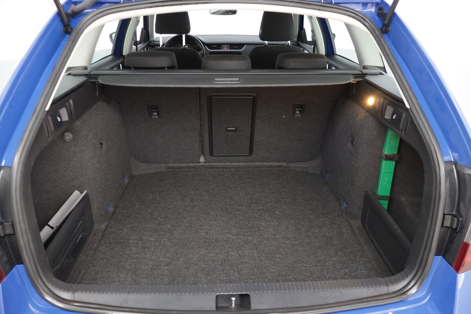 Skoda Octavia 2019 Skoda Octavia Combi 1,6 TDI Ambition *Webasto / P.Tutkat / Vakkari / LED / Apple carplay / Android auto * - *Suomi-Auto / Jakopää vaihdettu 114tkm / Asiallisilla varusteilla! * - HULLUT JOULUT KORKOTARJOUS 2,49% 