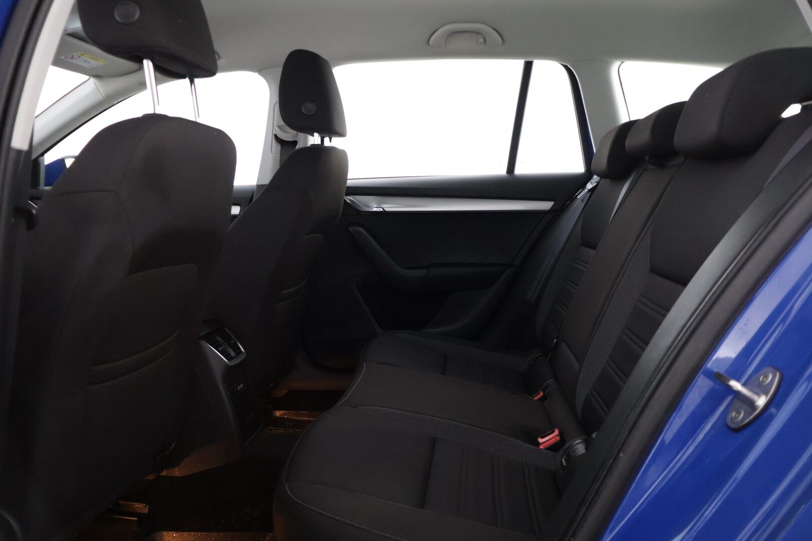 Skoda Octavia 2019 Skoda Octavia Combi 1,6 TDI Ambition *Webasto / P.Tutkat / Vakkari / LED / Apple carplay / Android auto * - *Suomi-Auto / Jakopää vaihdettu 114tkm / Asiallisilla varusteilla! * - HULLUT JOULUT KORKOTARJOUS 2,49% 