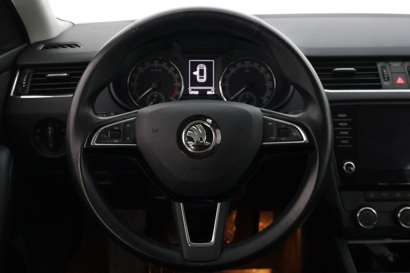 Skoda Octavia 2019 Skoda Octavia Combi 1,6 TDI Ambition *Webasto / P.Tutkat / Vakkari / LED / Apple carplay / Android auto * - *Suomi-Auto / Jakopää vaihdettu 114tkm / Asiallisilla varusteilla! * - HULLUT JOULUT KORKOTARJOUS 2,49% 