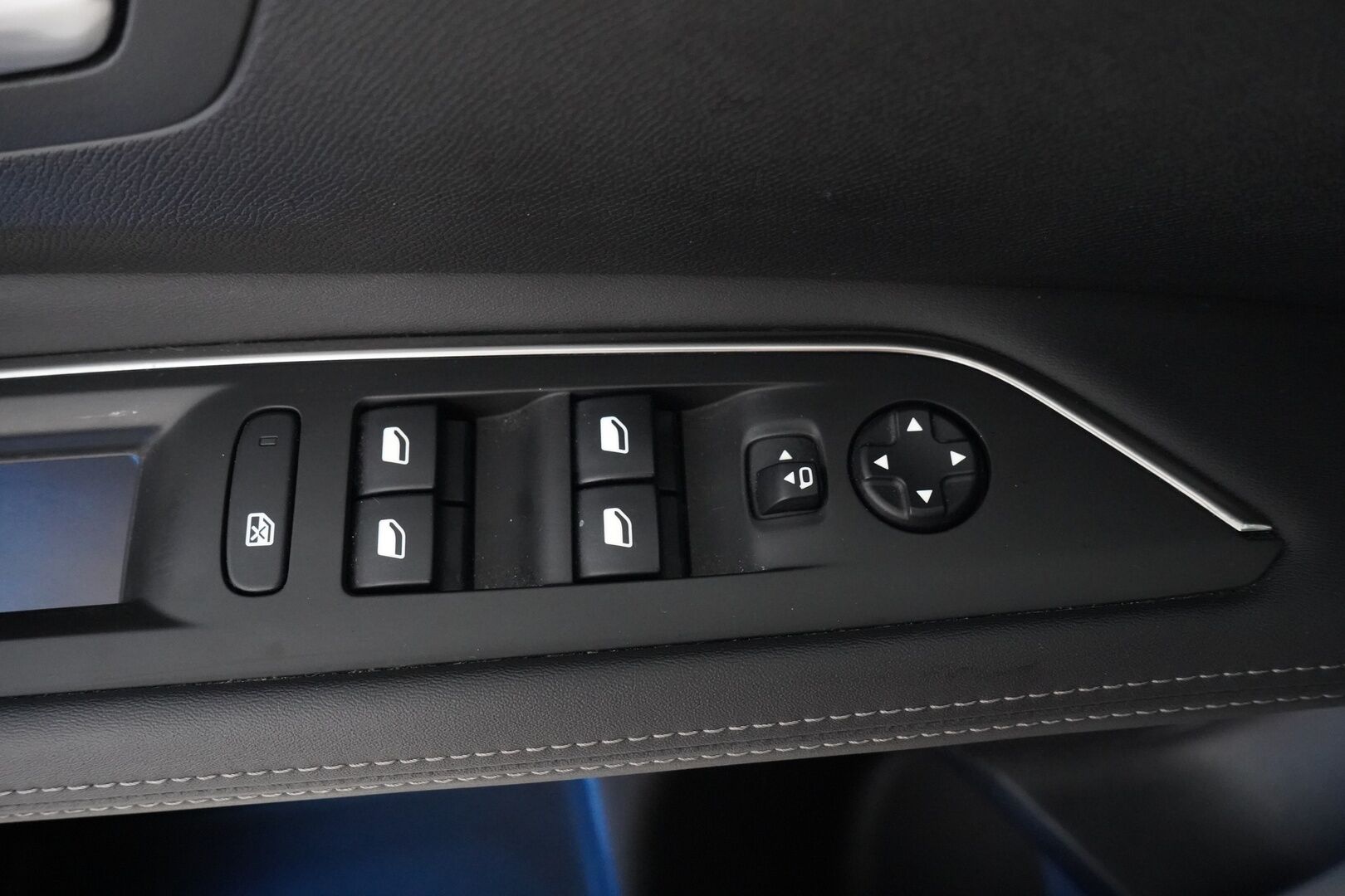 Peugeot 3008 2020 Allure PureTech 180 EAT8-automaatti - Koukku | Lohko | Vakkari | Appconnect | Muistipenkki nahoilla | Keyless | LED | Suomi-auto | Kahdet renkaat alumiinivanteilla | Juuri huollettu & katsastettu!