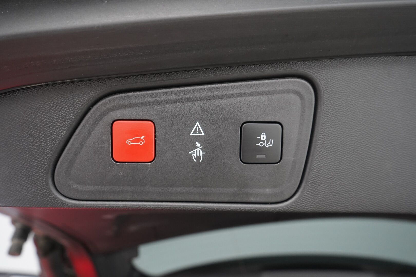 Peugeot 3008 2020 Allure PureTech 180 EAT8-automaatti - Koukku | Lohko | Vakkari | Appconnect | Muistipenkki nahoilla | Keyless | LED | Suomi-auto | Kahdet renkaat alumiinivanteilla | Juuri huollettu & katsastettu!