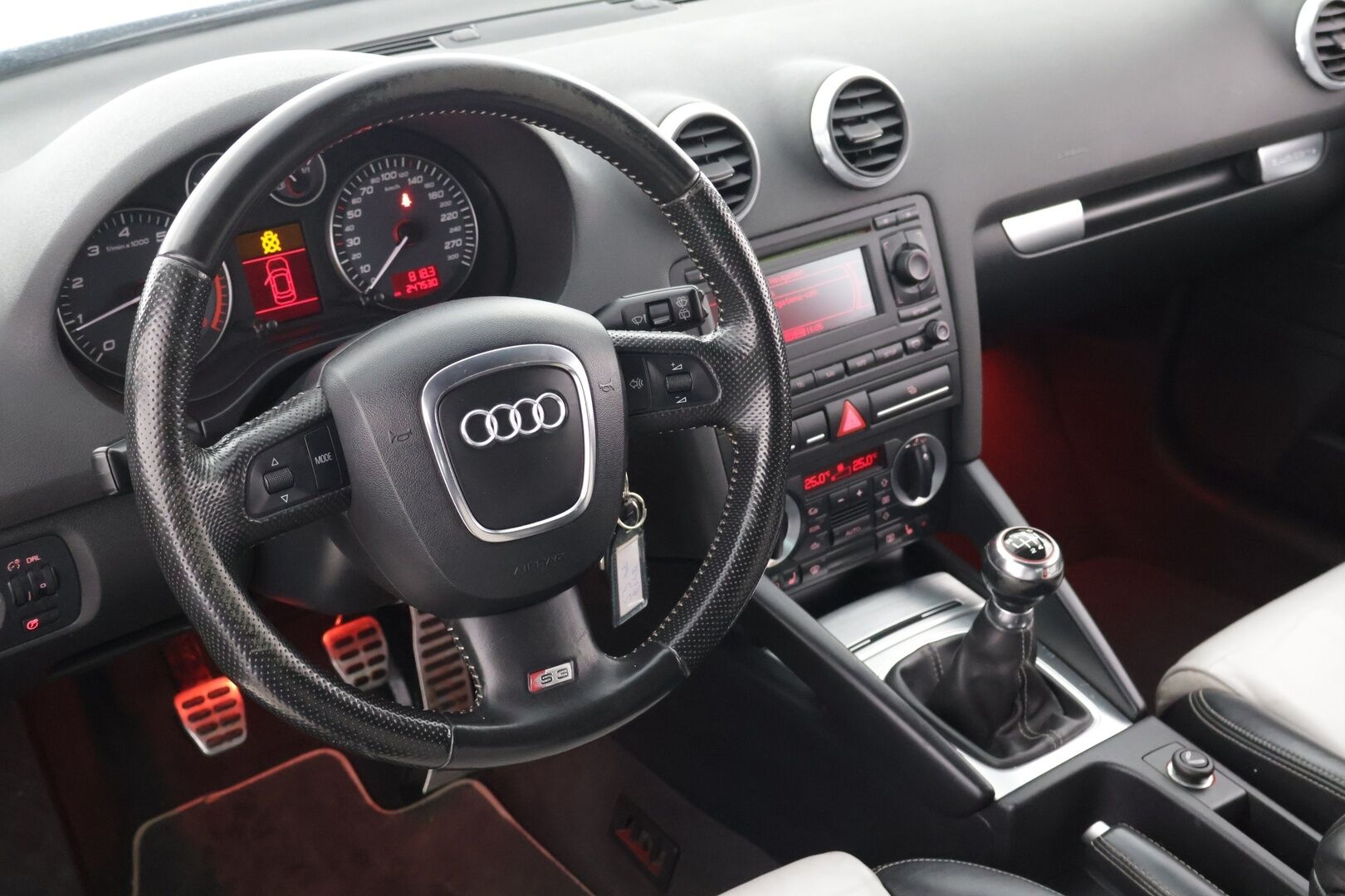 Audi S3 2007 2,0 TFSI 195 kW quattro - S-Line / Manuaali / Nahkasisusta / Urheiluistuimet / 2x Avain