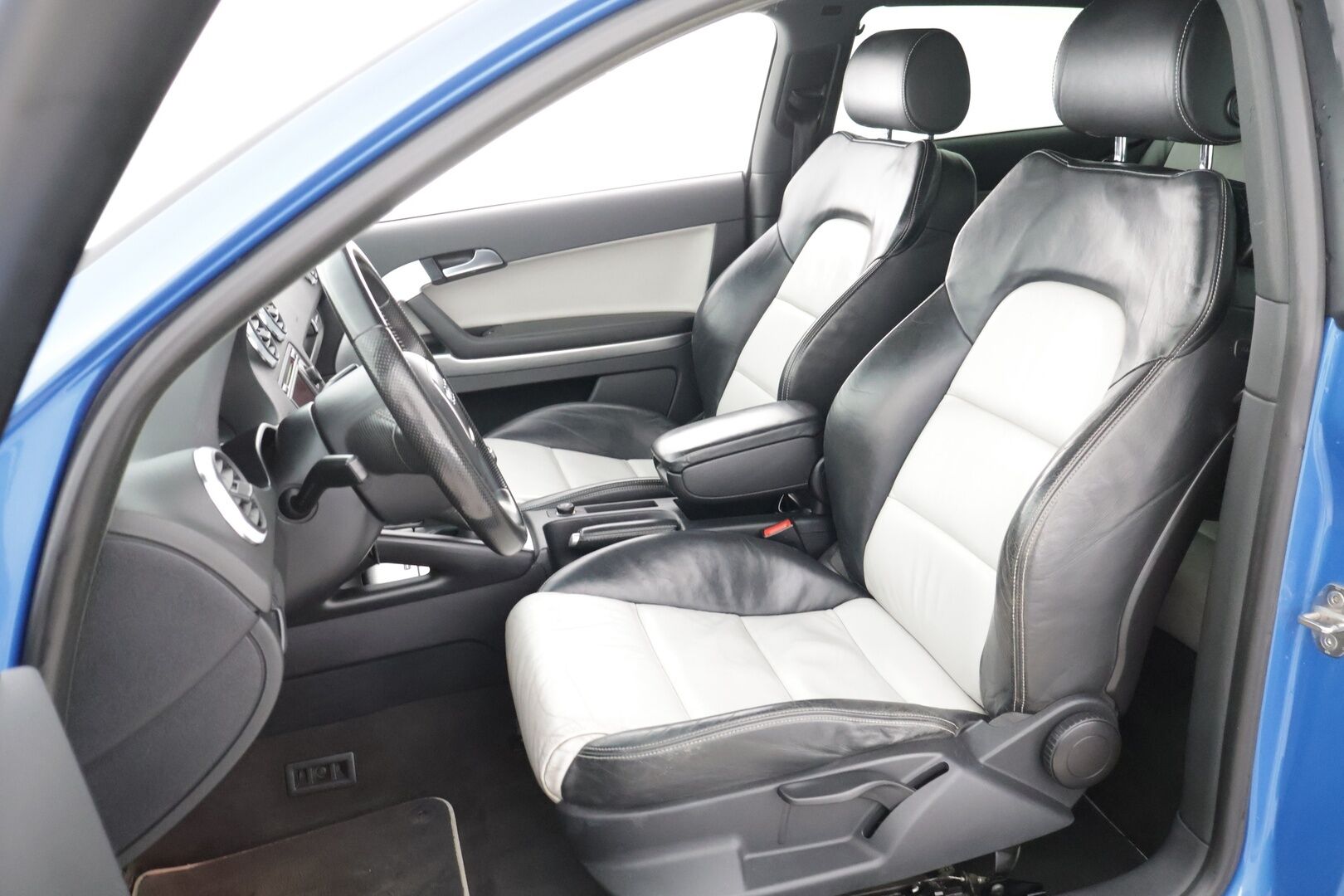 Audi S3 2007 2,0 TFSI 195 kW quattro - S-Line / Manuaali / Nahkasisusta / Urheiluistuimet / 2x Avain