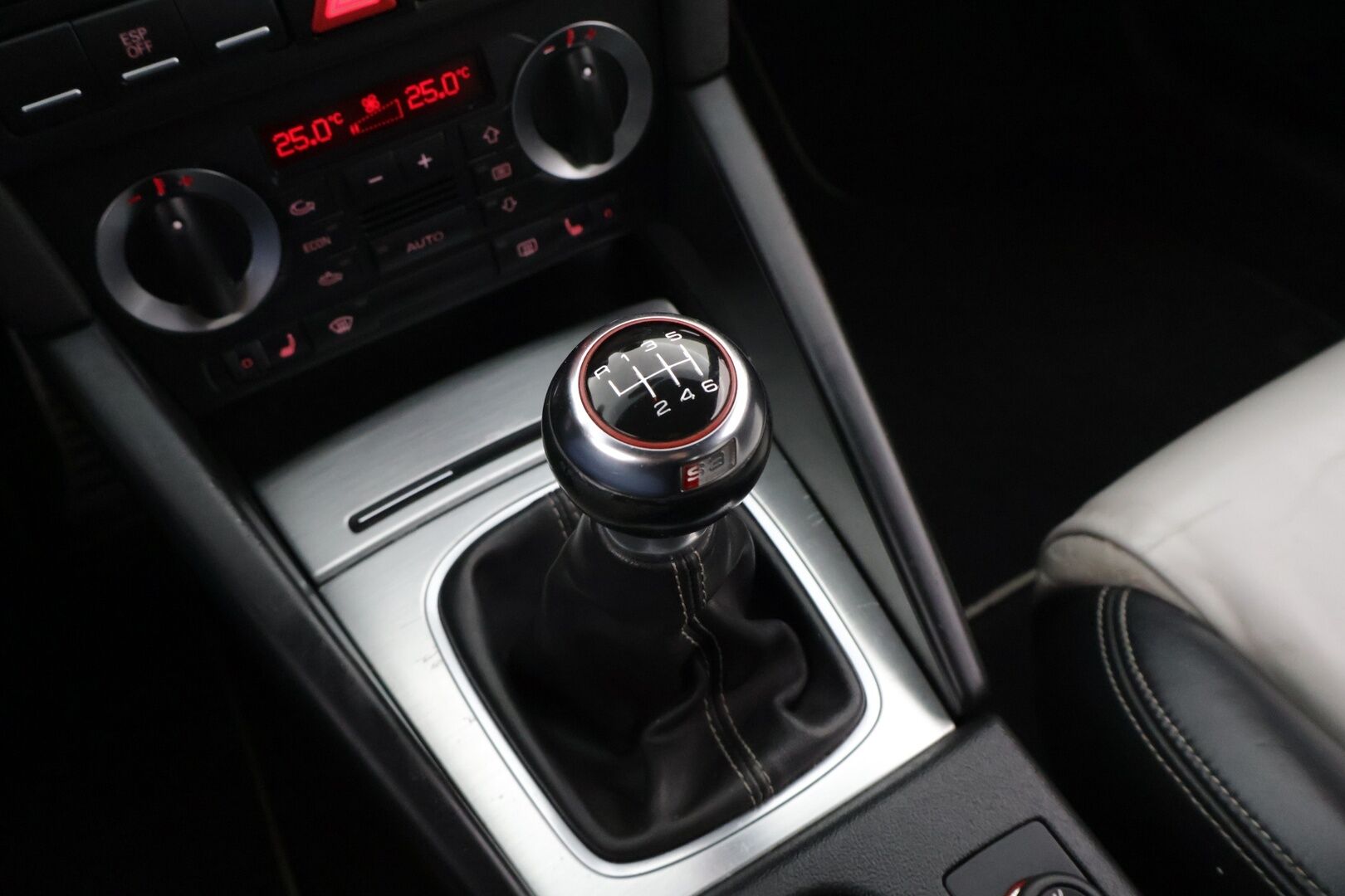 Audi S3 2007 2,0 TFSI 195 kW quattro - S-Line / Manuaali / Nahkasisusta / Urheiluistuimet / 2x Avain