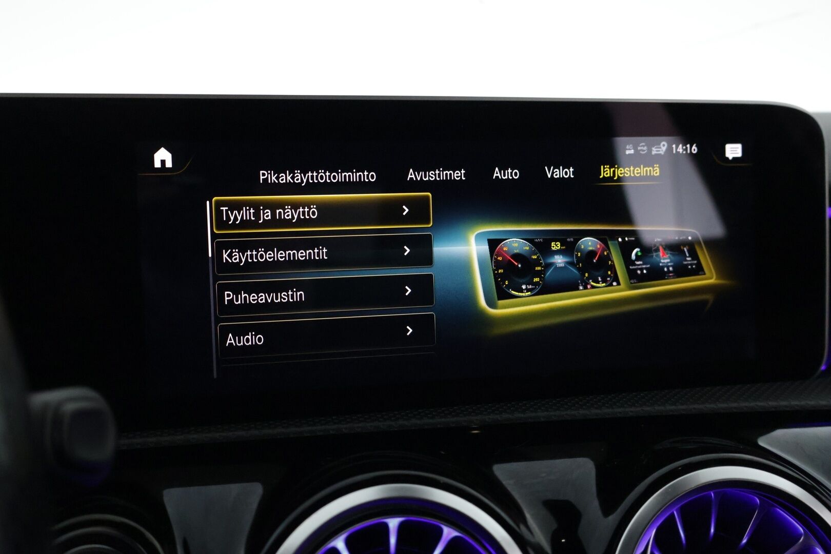 Mercedes-Benz A 2019 180 A Business AMG *Widescreen / LED High Performance / P.Kamera / Keyless / Navi / Lohko* - *Upea yksilö! / Laajennettu Ambient valo!* - HULLUT JOULUT KORKOTARJOUS 2,49% 