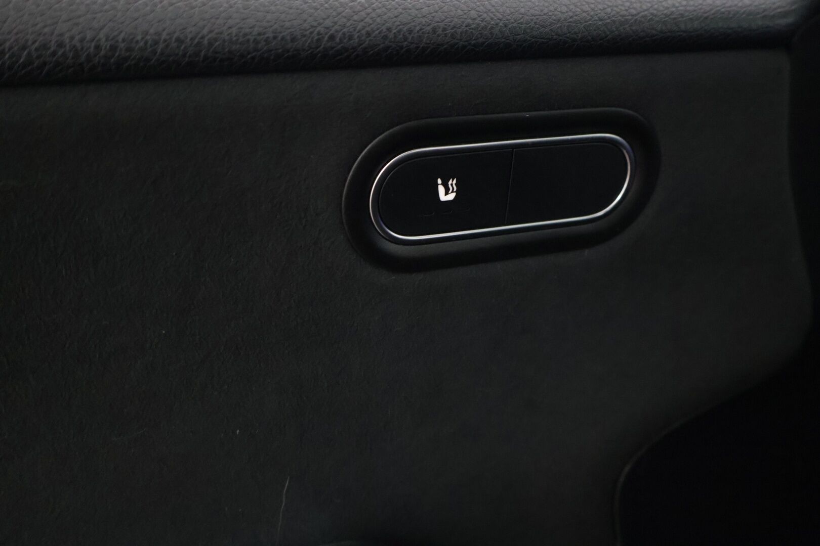 Mercedes-Benz A 2019 180 A Business AMG *Widescreen / LED High Performance / P.Kamera / Keyless / Navi / Lohko* - *Upea yksilö! / Laajennettu Ambient valo!* - HULLUT JOULUT KORKOTARJOUS 2,49% 