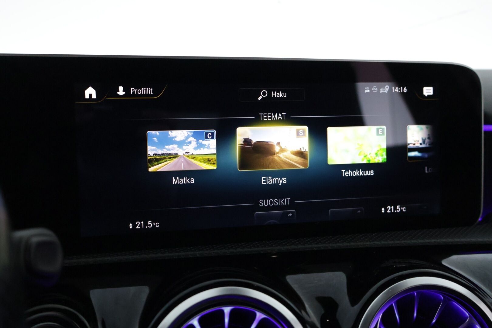 Mercedes-Benz A 2019 180 A Business AMG *Widescreen / LED High Performance / P.Kamera / Keyless / Navi / Lohko* - *Upea yksilö! / Laajennettu Ambient valo!* - HULLUT JOULUT KORKOTARJOUS 2,49% 