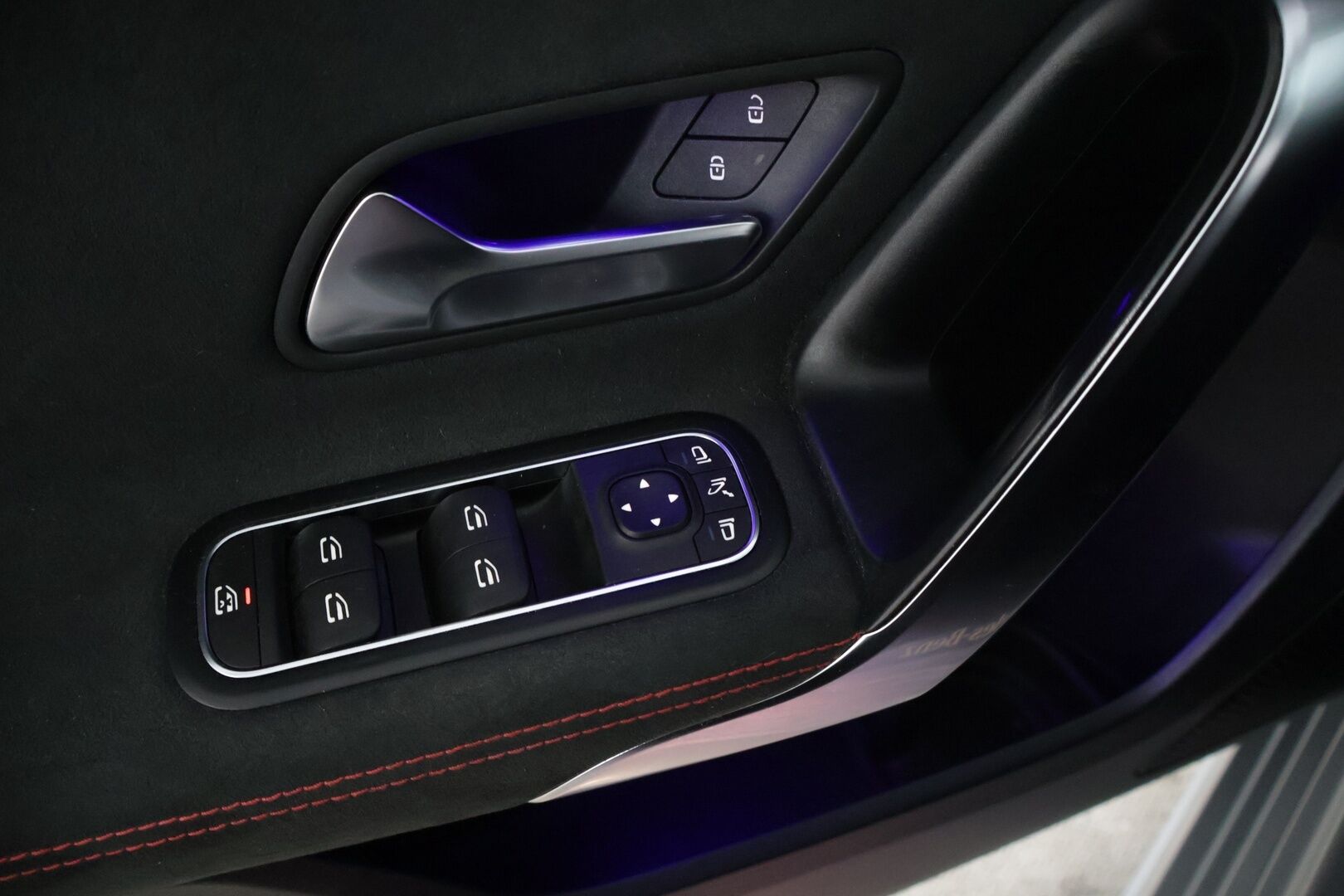 Mercedes-Benz A 2019 180 A Business AMG *Widescreen / LED High Performance / P.Kamera / Keyless / Navi / Lohko* - *Upea yksilö! / Laajennettu Ambient valo!* - HULLUT JOULUT KORKOTARJOUS 2,49% 