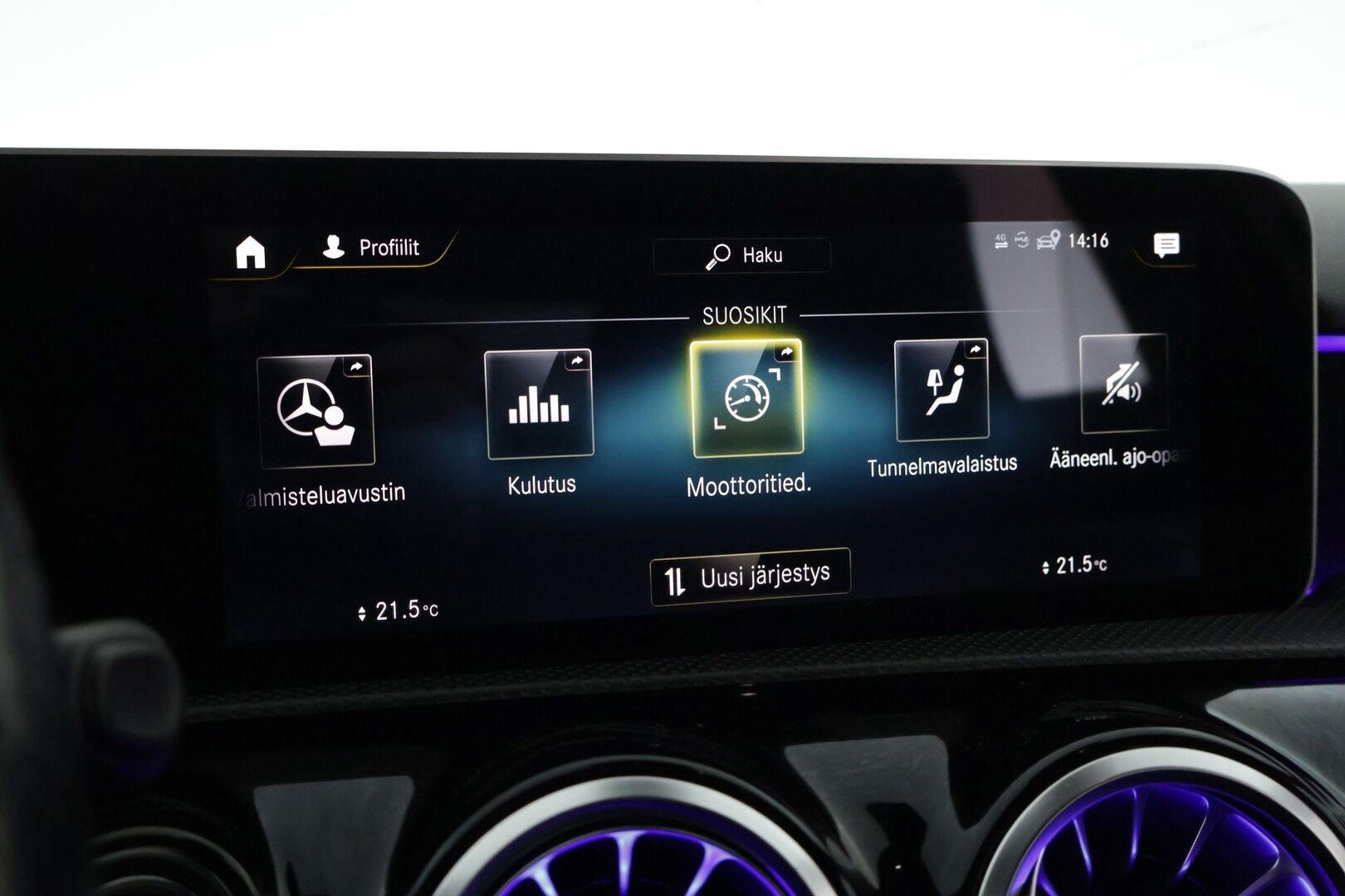 Mercedes-Benz A 2019 180 A Business AMG *Widescreen / LED High Performance / P.Kamera / Keyless / Navi / Lohko* - *Upea yksilö! / Laajennettu Ambient valo!* - HULLUT JOULUT KORKOTARJOUS 2,49% 