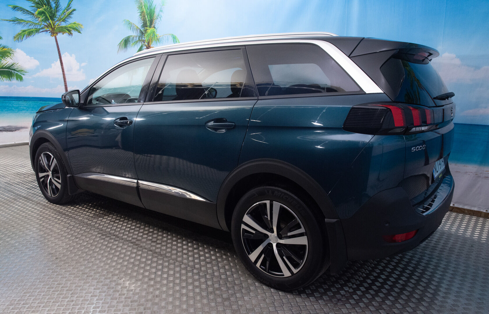 Peugeot 5008 2019 Allure PureTech 130 EAT8-automaatti *Kamera / BLIS / Kaistavahti / Sähköluukku / Ambient*