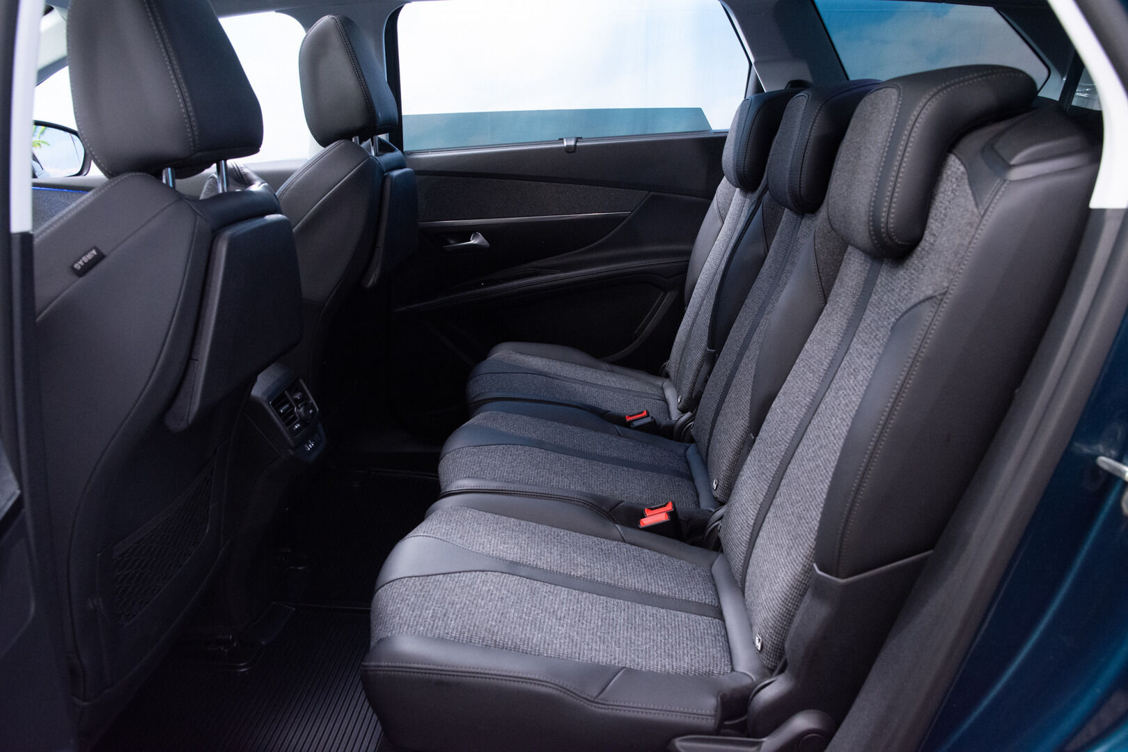 Peugeot 5008 2019 Allure PureTech 130 EAT8-automaatti *Kamera / BLIS / Kaistavahti / Sähköluukku / Ambient*