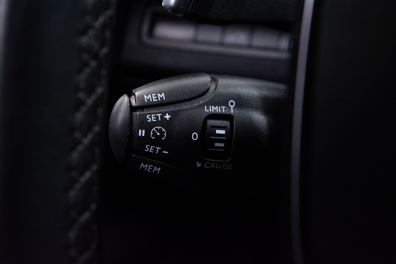 Peugeot 5008 2019 Allure PureTech 130 EAT8-automaatti *Kamera / BLIS / Kaistavahti / Sähköluukku / Ambient*