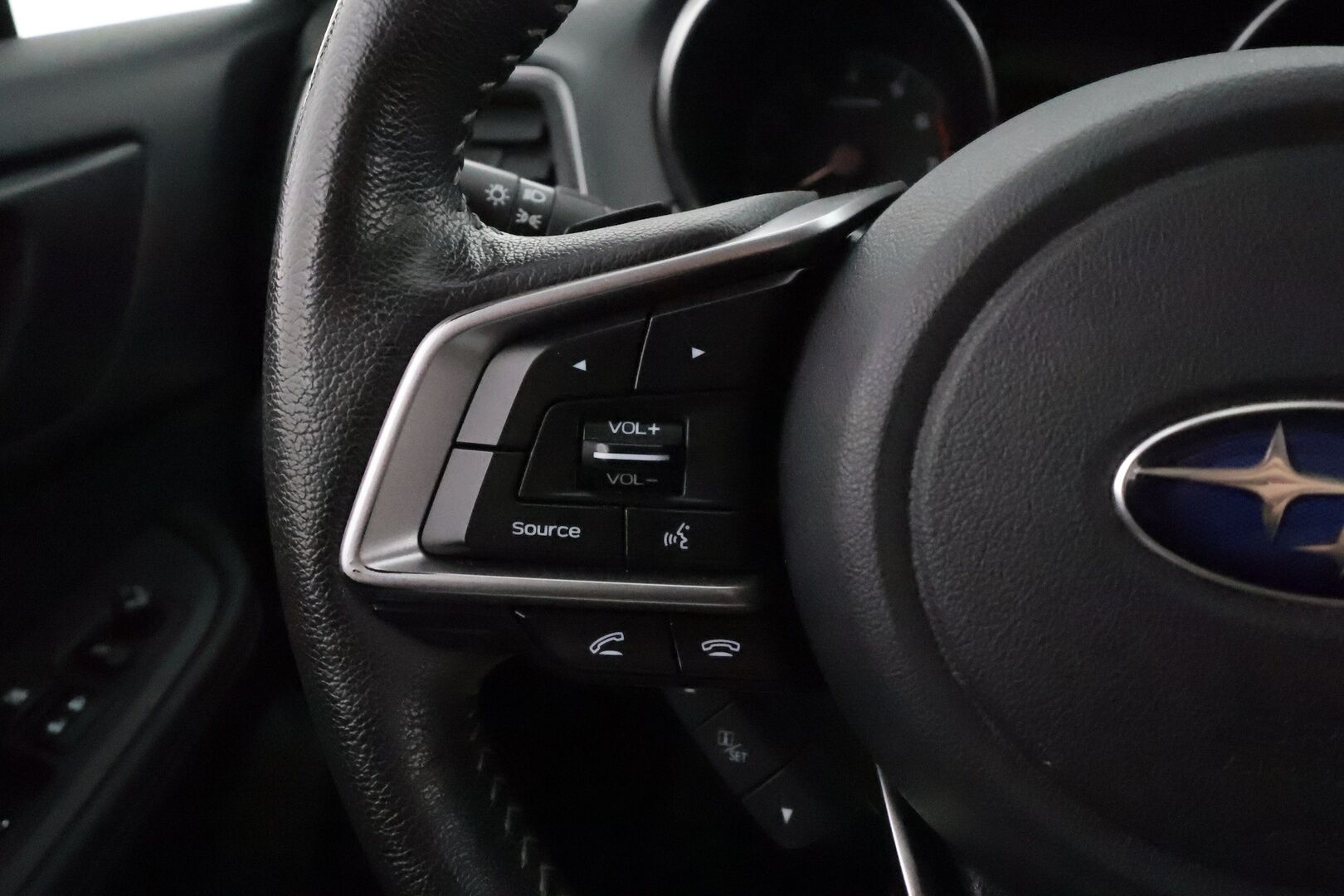 Subaru Outback 2018 2,5i Active CVT Winter **Adapt.Vakkari / LED-valot / P.Kamera / Sisätilanlämmitin / Koukku / Kaistavahti / Keyless** - Suomi-auto / Kahdet Renkaat