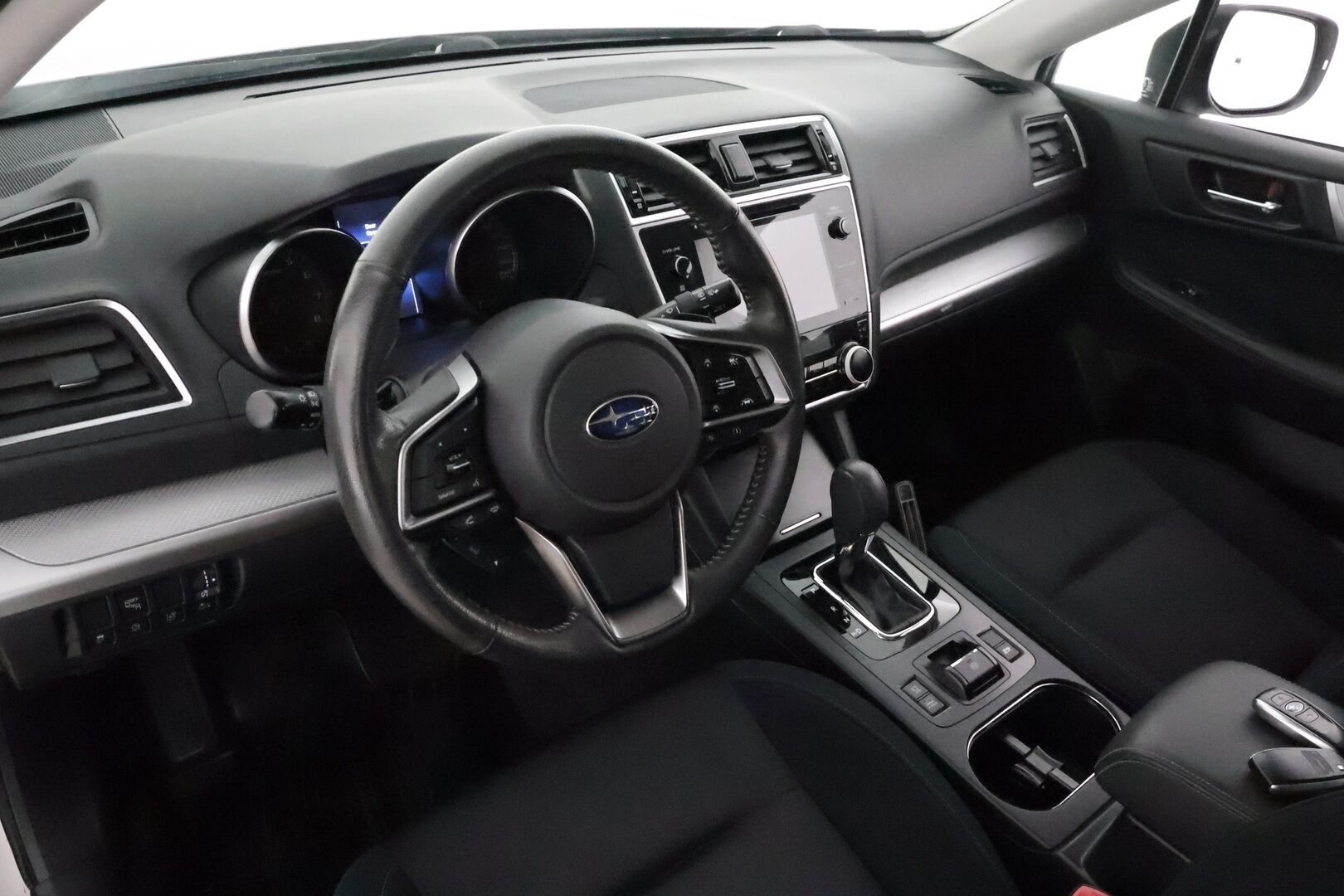 Subaru Outback 2018 2,5i Active CVT Winter **Adapt.Vakkari / LED-valot / P.Kamera / Sisätilanlämmitin / Koukku / Kaistavahti / Keyless** - 3,99% KORKOTARJOUS TÄHÄN AUTOON 21.9. ASTI - Suomi-auto / Kahdet Renkaat