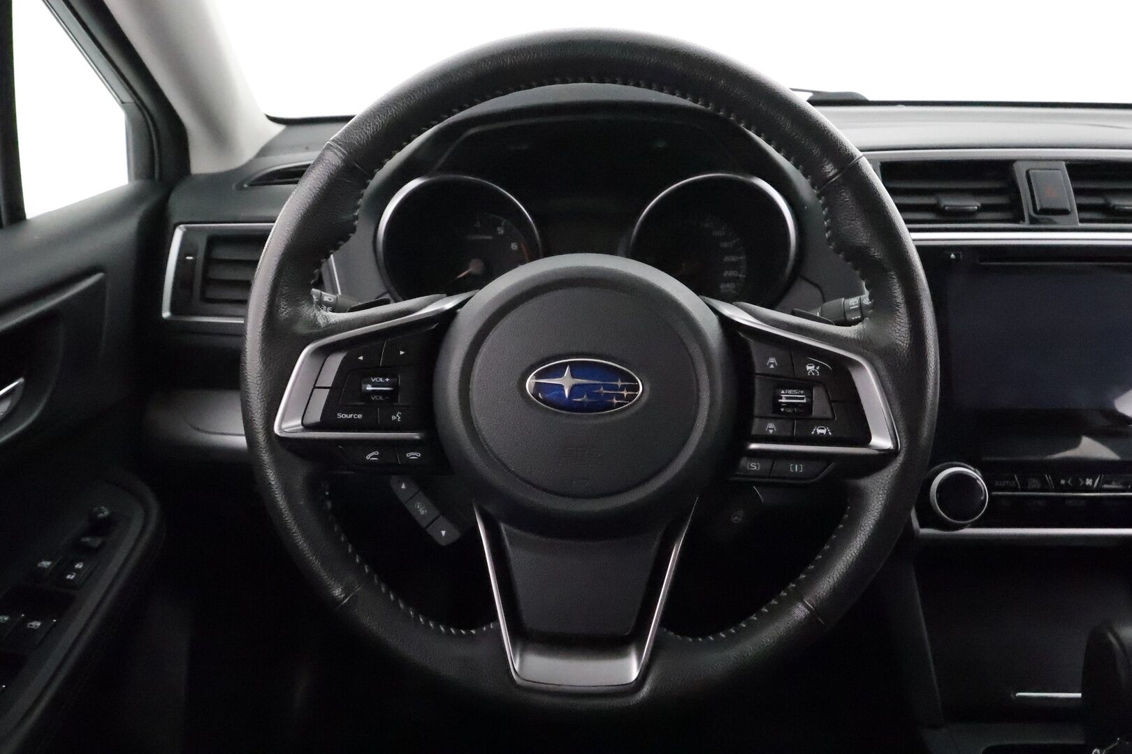 Subaru Outback 2018 2,5i Active CVT Winter **Adapt.Vakkari / LED-valot / P.Kamera / Sisätilanlämmitin / Koukku / Kaistavahti / Keyless** - Suomi-auto / Kahdet Renkaat
