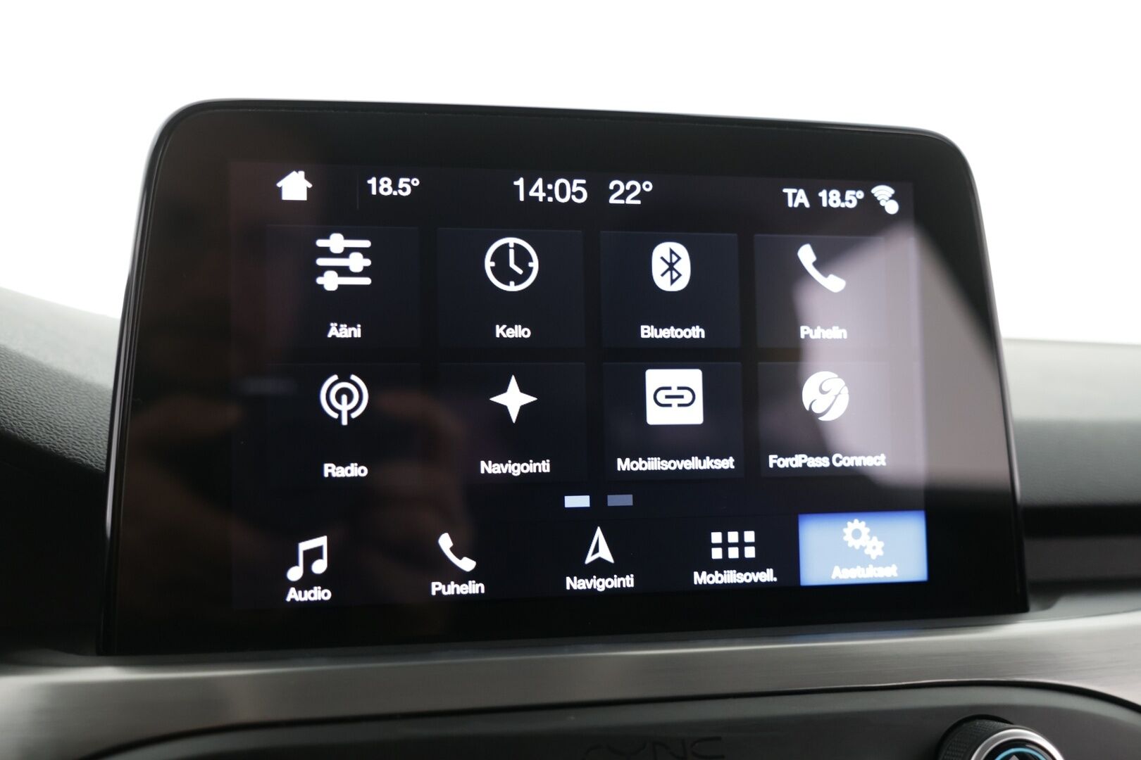 Ford Focus 2019 1,0 EcoBoost 125hv A8 Titanium Wagon - | Vakkari | AppleCarPlay | AndroidAuto | Tutkat edessä ja takana | Vetokoukku | 