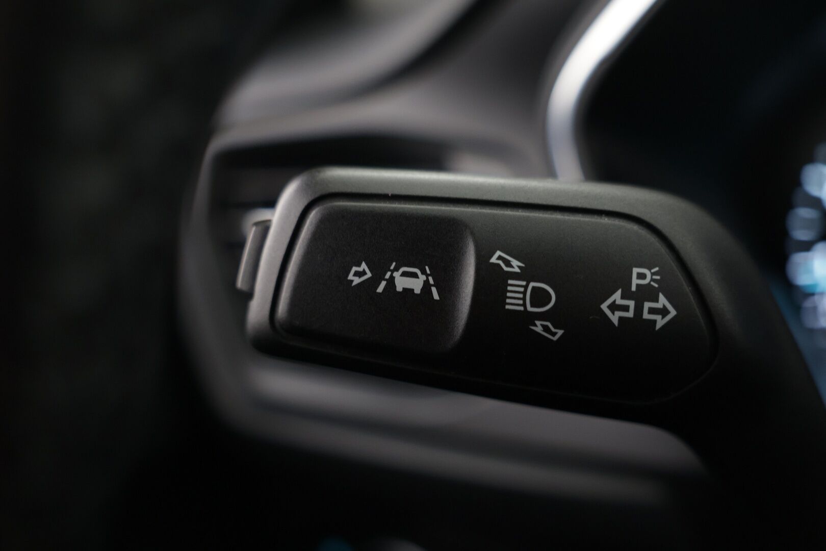 Ford Focus 2019 1,0 EcoBoost 125hv A8 Titanium Wagon - | Vakkari | AppleCarPlay | AndroidAuto | Tutkat edessä ja takana | Vetokoukku | 