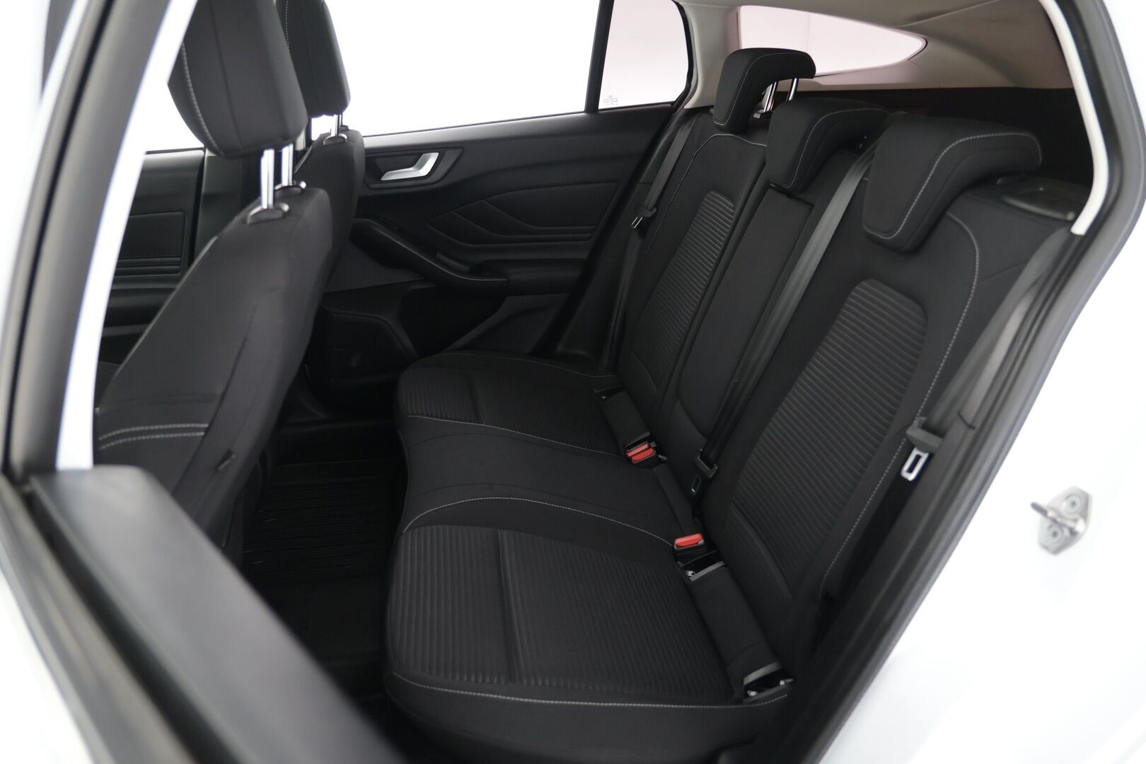 Ford Focus 2019 1,0 EcoBoost 125hv A8 Titanium Wagon - | Vakkari | AppleCarPlay | AndroidAuto | Tutkat edessä ja takana | Vetokoukku | 