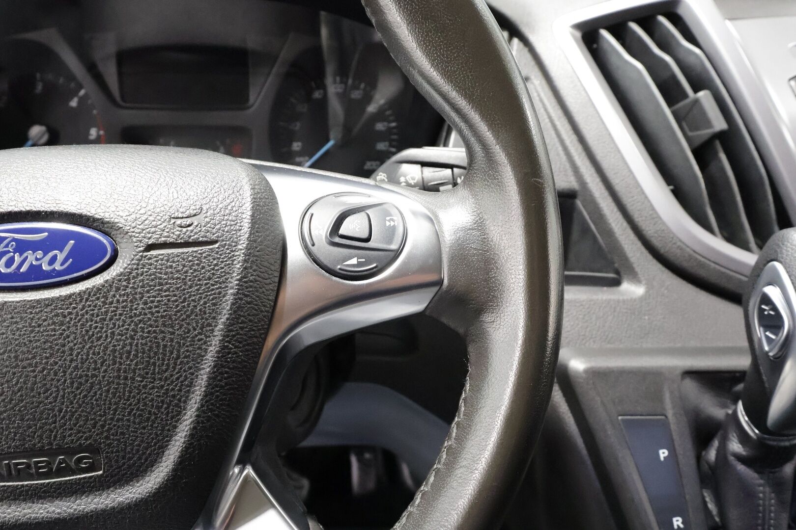 Ford Transit 2019 Van 350 2,0 TDCi 170 hv A6 Etuveto Trend L3H2 * Vakkari / Koukku / webasto / P.Kamera * - ALV-vähennyskelpoinen / Kahdet Renkaat / Suomi-auto 