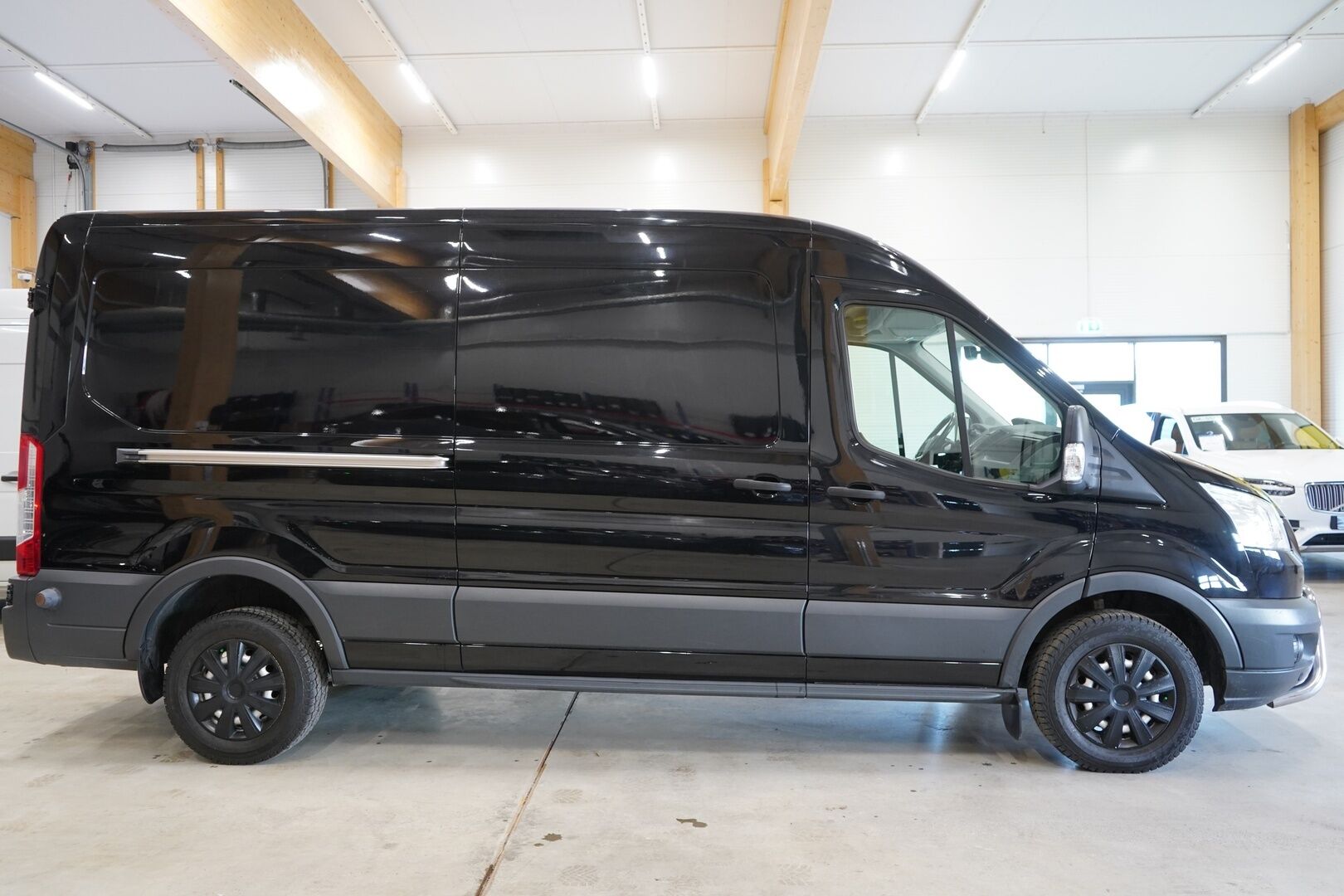 Ford Transit 2019 Van 350 2,0 TDCi 170 hv A6 Etuveto Trend L3H2 *Koukku / Webasto / Kamera* - ALV-vähennyskelpoinen / Kahdet Renkaat / Suomi-auto - HULLUT AVAJAISHULINAT KORKOTARJOUS 3,29 %