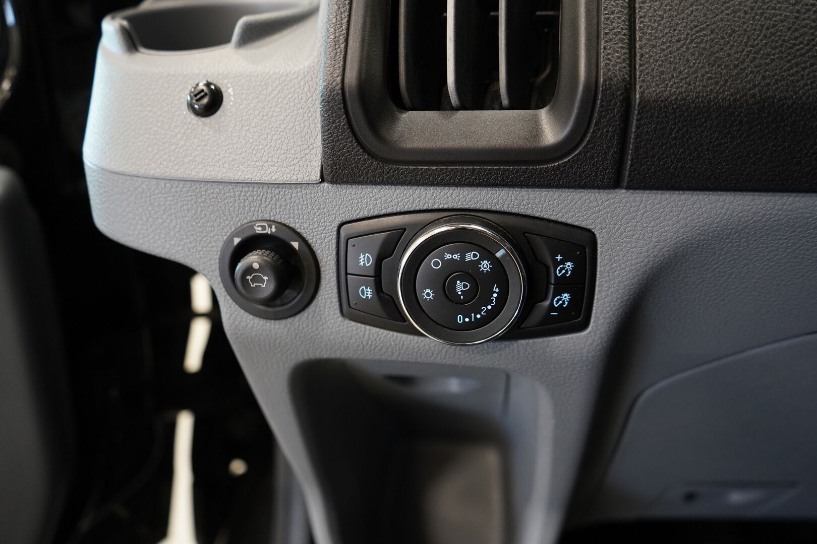Ford Transit 2019 Van 350 2,0 TDCi 170 hv A6 Etuveto Trend L3H2 - Koukku | Webasto | Kamera | ALV | Suomi-auto | Kahdet renkaat
