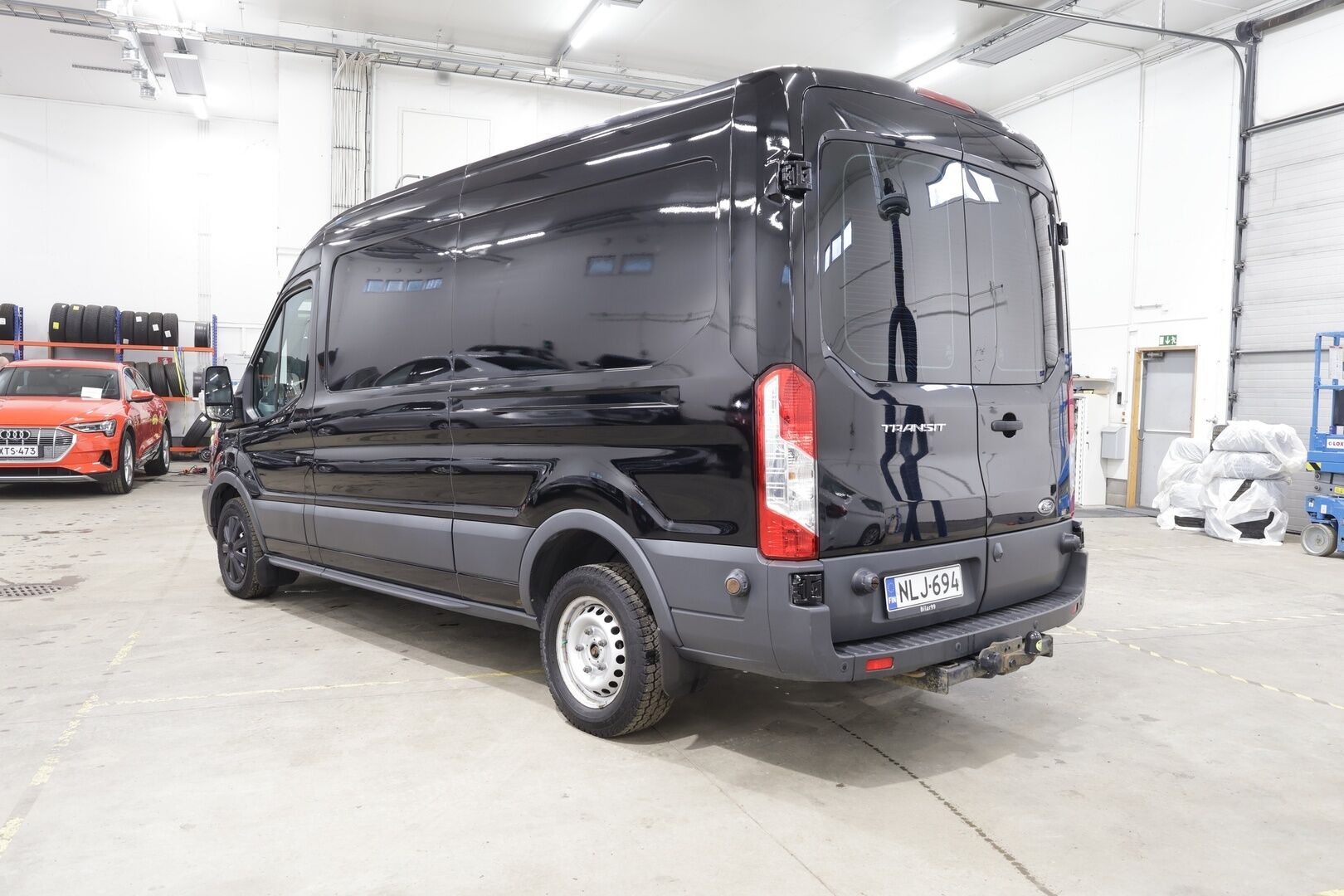 Ford Transit 2019 Van 350 2,0 TDCi 170 hv A6 Etuveto Trend L3H2 * Vakkari / Koukku / webasto / P.Kamera * - ALV-vähennyskelpoinen / Kahdet Renkaat / Suomi-auto 