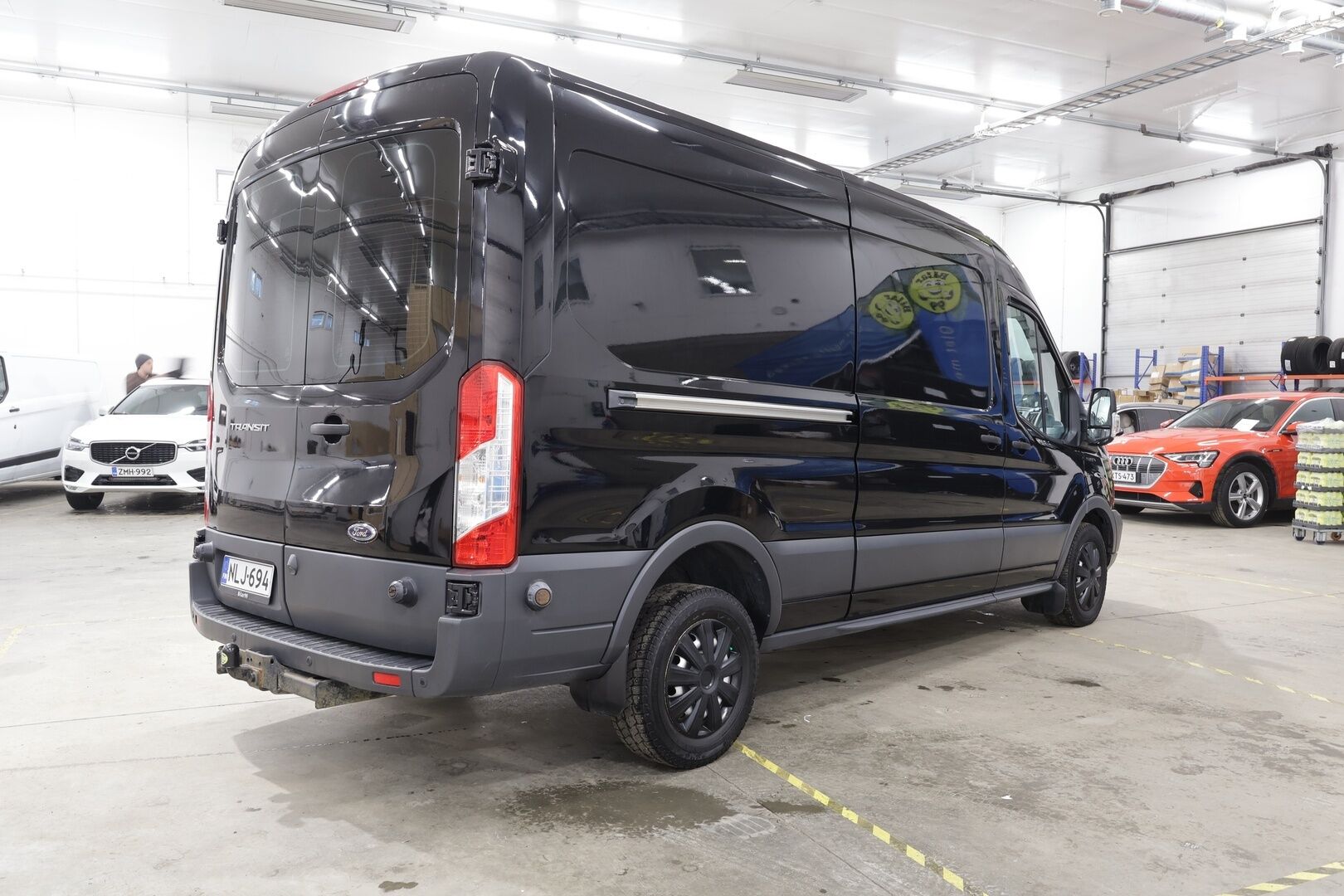 Ford Transit 2019 Van 350 2,0 TDCi 170 hv A6 Etuveto Trend L3H2 * Vakkari / Koukku / webasto / P.Kamera * - ALV-vähennyskelpoinen / Kahdet Renkaat / Suomi-auto 