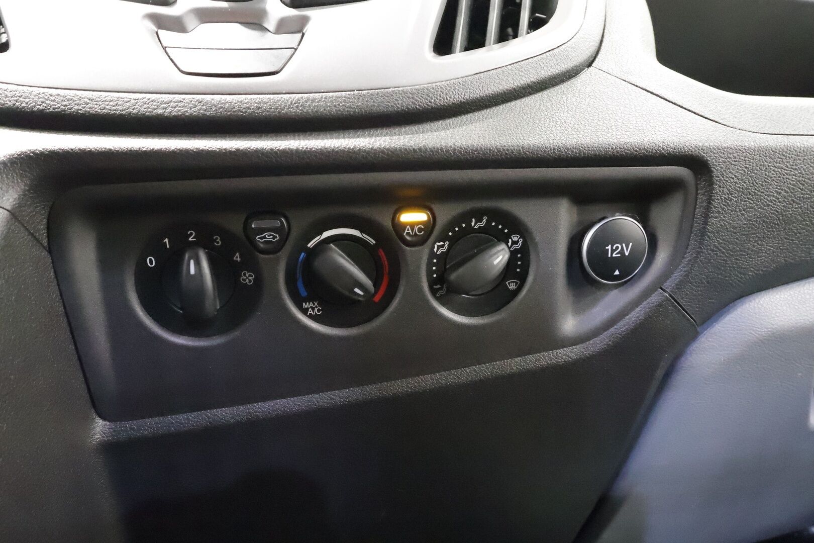 Ford Transit 2019 Van 350 2,0 TDCi 170 hv A6 Etuveto Trend L3H2 * Vakkari / Koukku / webasto / P.Kamera * - ALV-vähennyskelpoinen / Kahdet Renkaat / Suomi-auto 