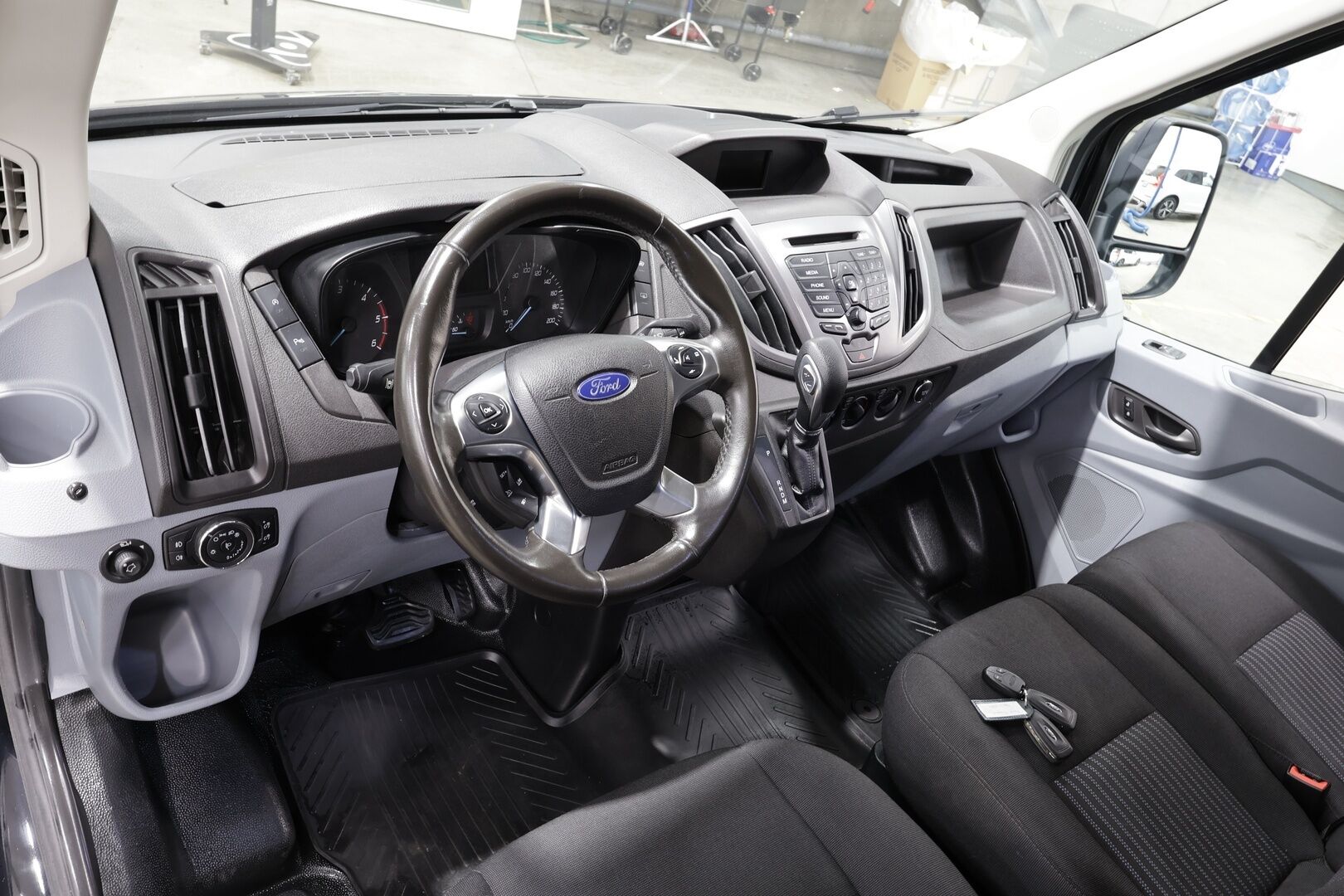 Ford Transit 2019 Van 350 2,0 TDCi 170 hv A6 Etuveto Trend L3H2 * Vakkari / Koukku / webasto / P.Kamera * - ALV-vähennyskelpoinen / Kahdet Renkaat / Suomi-auto 