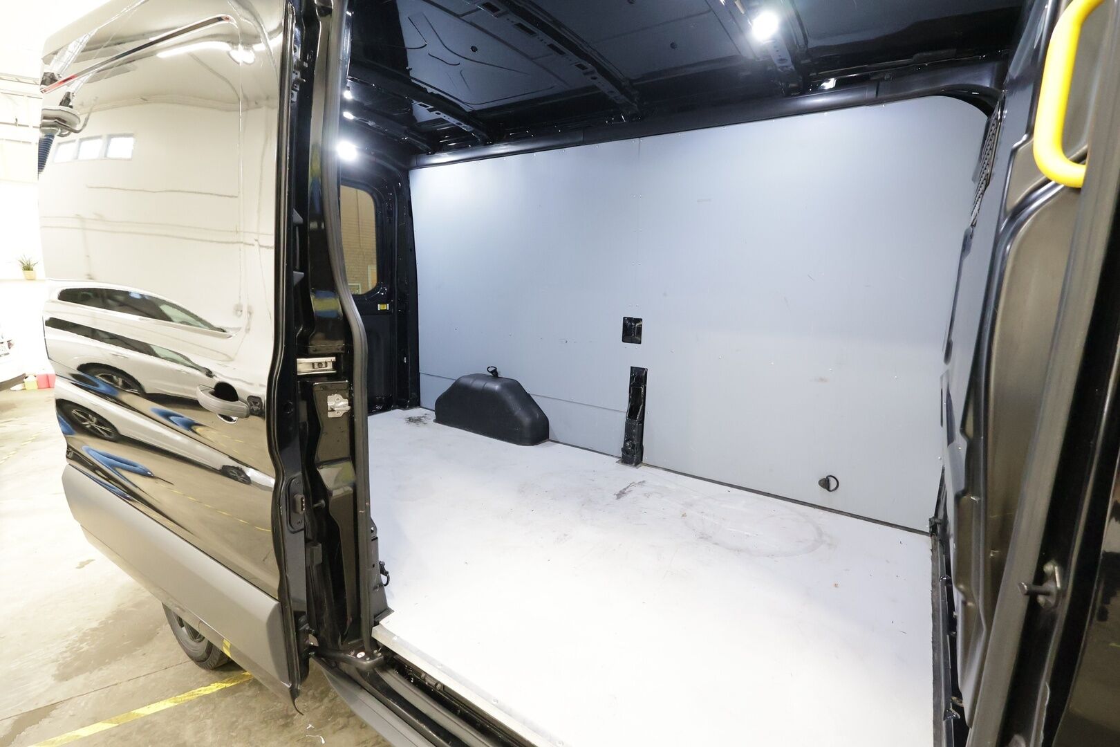 Ford Transit 2019 Van 350 2,0 TDCi 170 hv A6 Etuveto Trend L3H2 * Vakkari / Koukku / webasto / P.Kamera * - ALV-vähennyskelpoinen / Kahdet Renkaat / Suomi-auto 