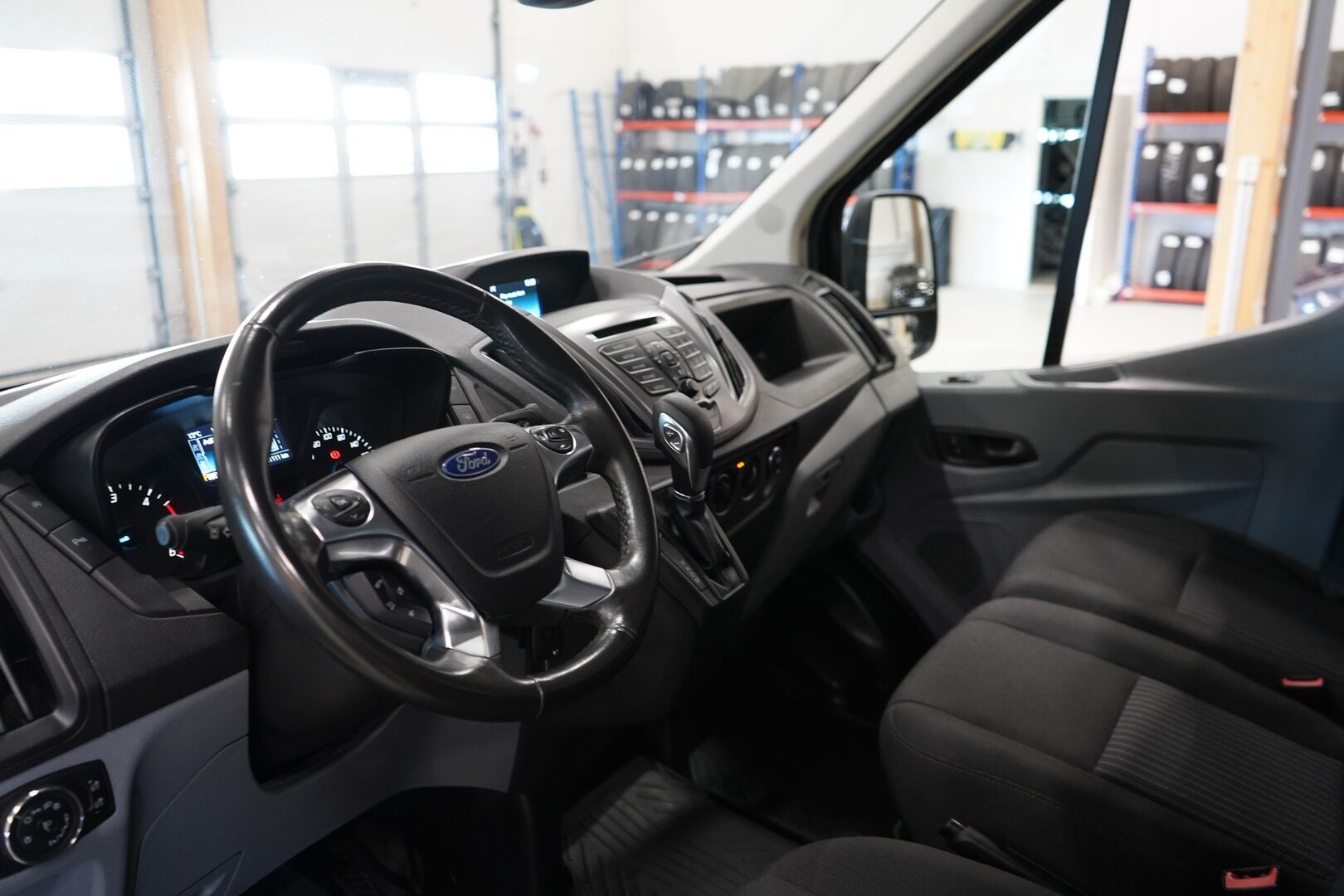 Ford Transit 2019 Van 350 2,0 TDCi 170 hv A6 Etuveto Trend L3H2 - Koukku | Webasto | Kamera | ALV | Suomi-auto | Kahdet renkaat