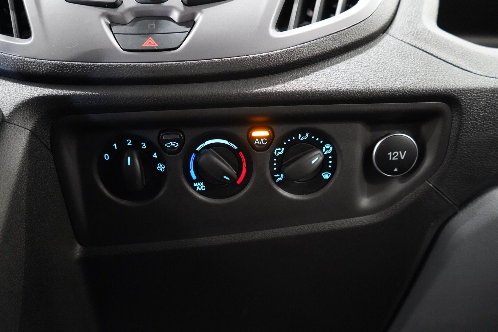 Ford Transit 2019 Van 350 2,0 TDCi 170 hv A6 Etuveto Trend L3H2 - Koukku | Webasto | Kamera | ALV | Suomi-auto | Kahdet renkaat