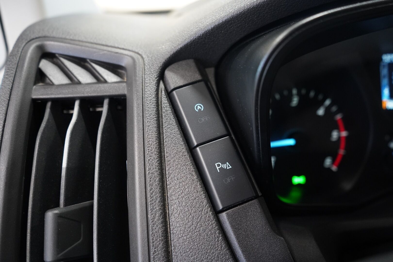 Ford Transit 2019 Van 350 2,0 TDCi 170 hv A6 Etuveto Trend L3H2 - Koukku | Webasto | Kamera | ALV | Suomi-auto | Kahdet renkaat