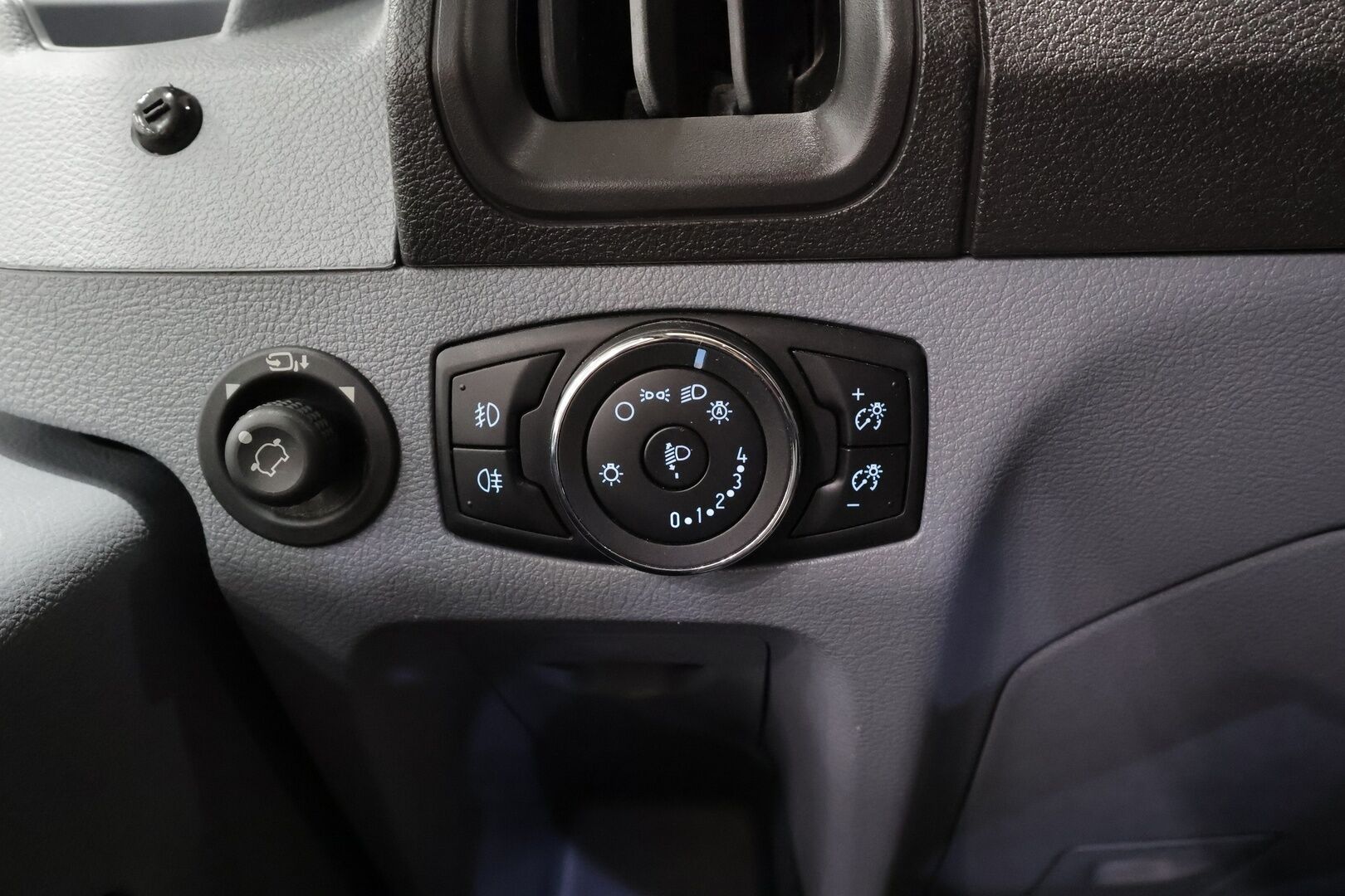 Ford Transit 2019 Van 350 2,0 TDCi 170 hv A6 Etuveto Trend L3H2 * Vakkari / Koukku / webasto / P.Kamera * - ALV-vähennyskelpoinen / Kahdet Renkaat / Suomi-auto 