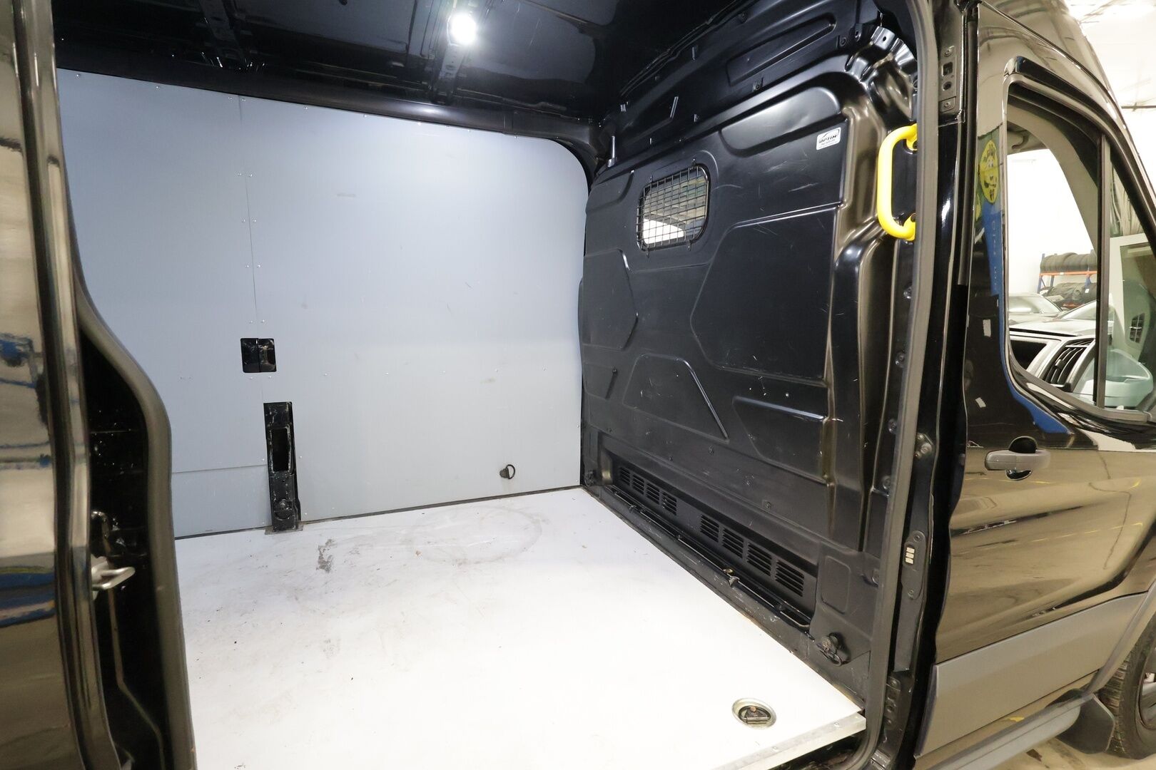 Ford Transit 2019 Van 350 2,0 TDCi 170 hv A6 Etuveto Trend L3H2 * Vakkari / Koukku / webasto / P.Kamera * - ALV-vähennyskelpoinen / Kahdet Renkaat / Suomi-auto 