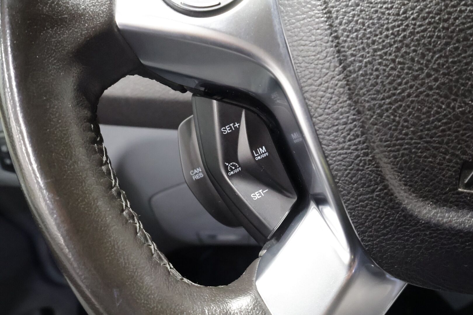 Ford Transit 2019 Van 350 2,0 TDCi 170 hv A6 Etuveto Trend L3H2 * Vakkari / Koukku / webasto / P.Kamera * - ALV-vähennyskelpoinen / Kahdet Renkaat / Suomi-auto 