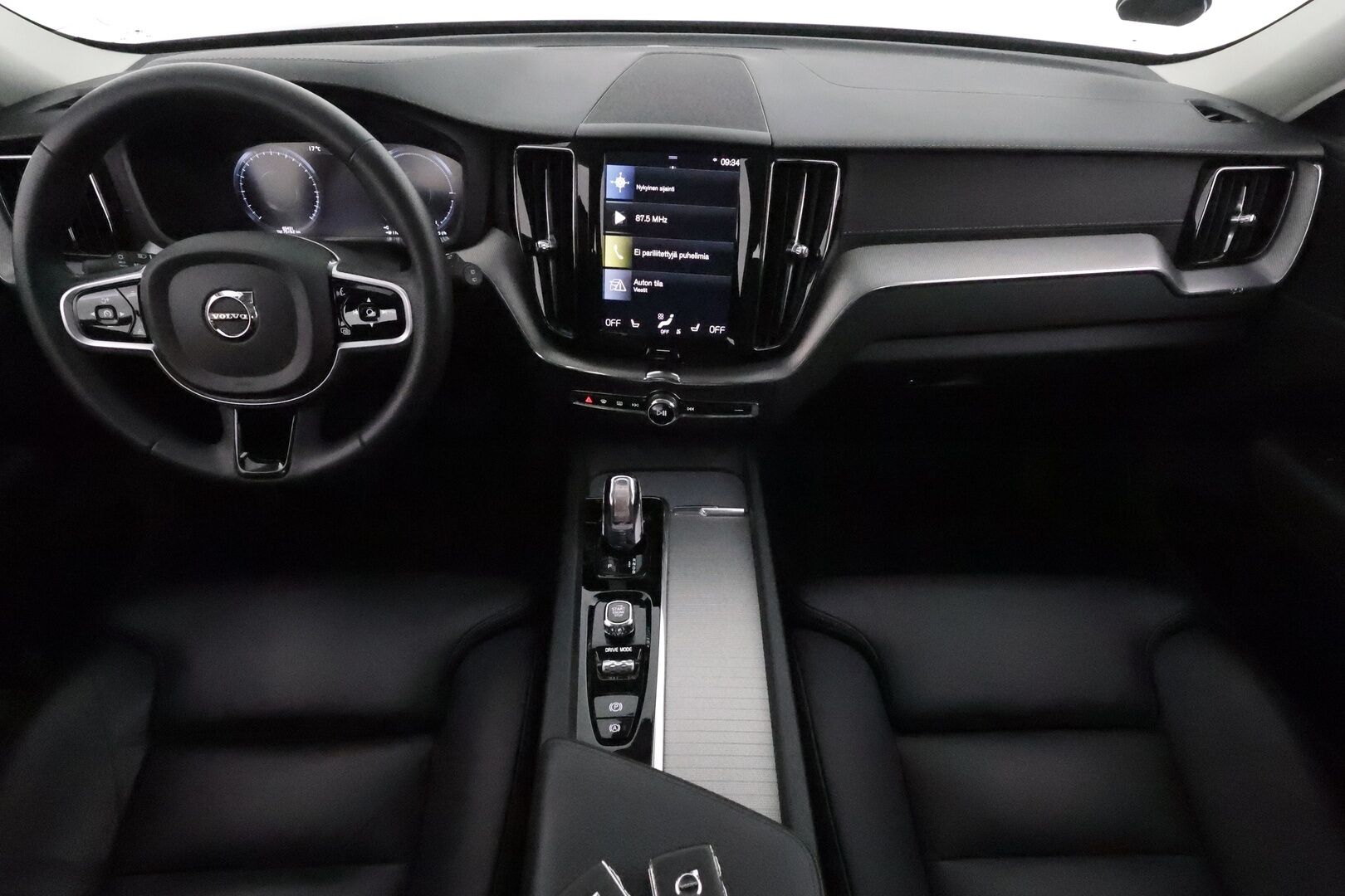 Volvo XC60 2019 T8 AWD Inscription aut **ACC / Ilma-alusta / Koukku / Panorama / Muistipenkki / P.kamera / Full LED / BLIS / Webasto** - Suomi-auto / Kahdet renkaat aluvanteilla / Merkkihuollettu