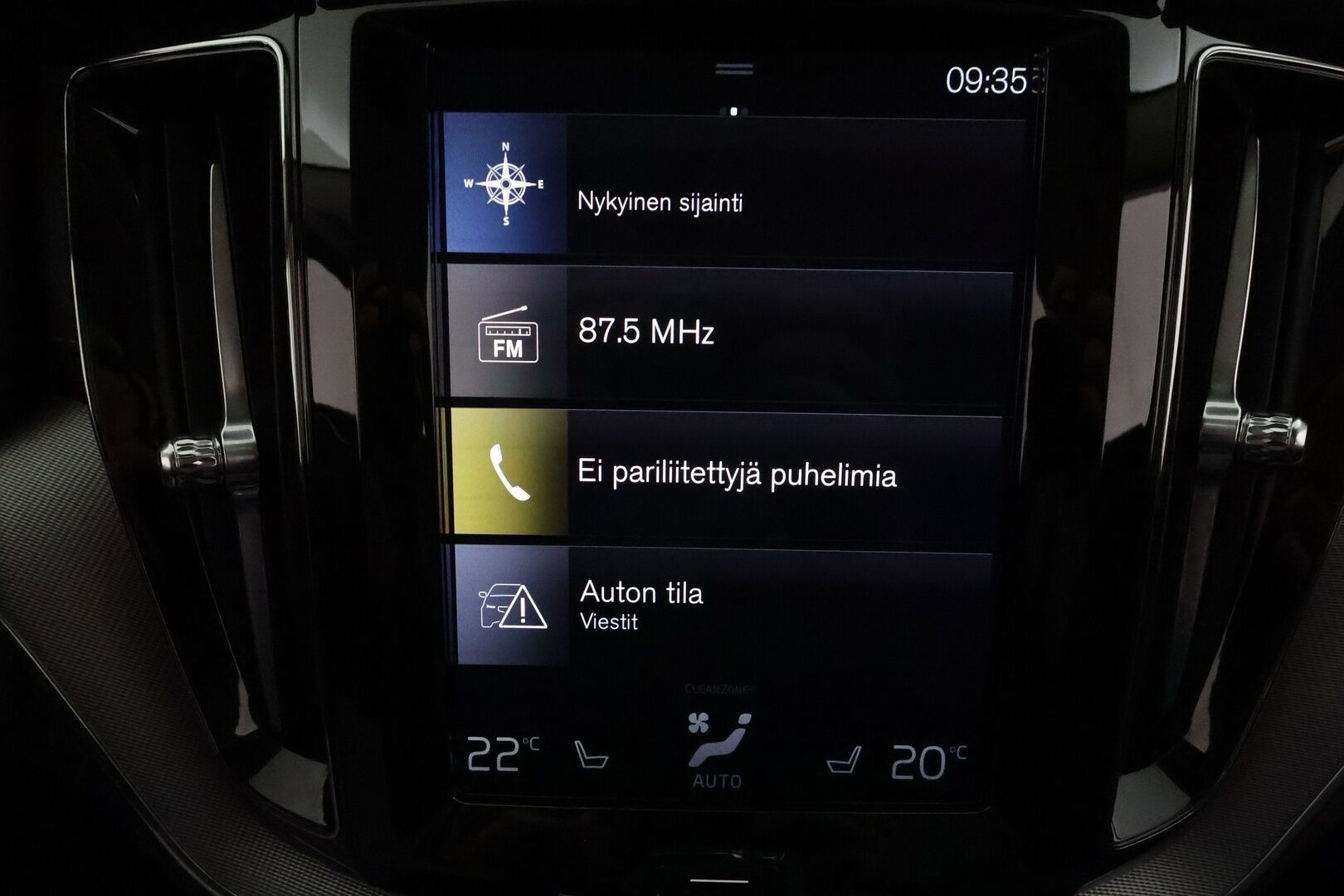 Volvo XC60 2019 T8 AWD Inscription aut **ACC / Ilma-alusta / Koukku / Panorama / Muistipenkki / P.kamera / Full LED / BLIS / Webasto** - Suomi-auto / Kahdet renkaat aluvanteilla / Merkkihuollettu